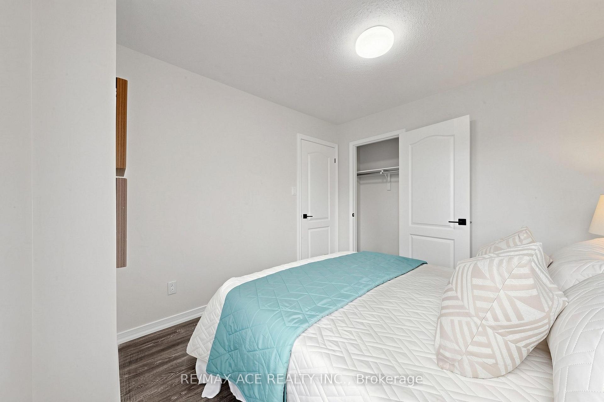 Photo 36 of 119 Primeau Drive, Aurora, Aurora Grove — HOMEH
