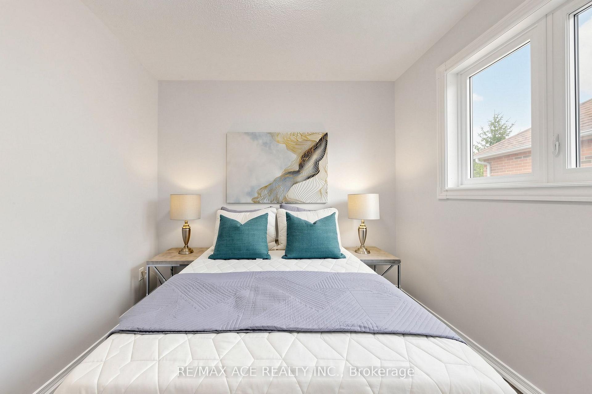 Photo 38 of 119 Primeau Drive, Aurora, Aurora Grove — HOMEH