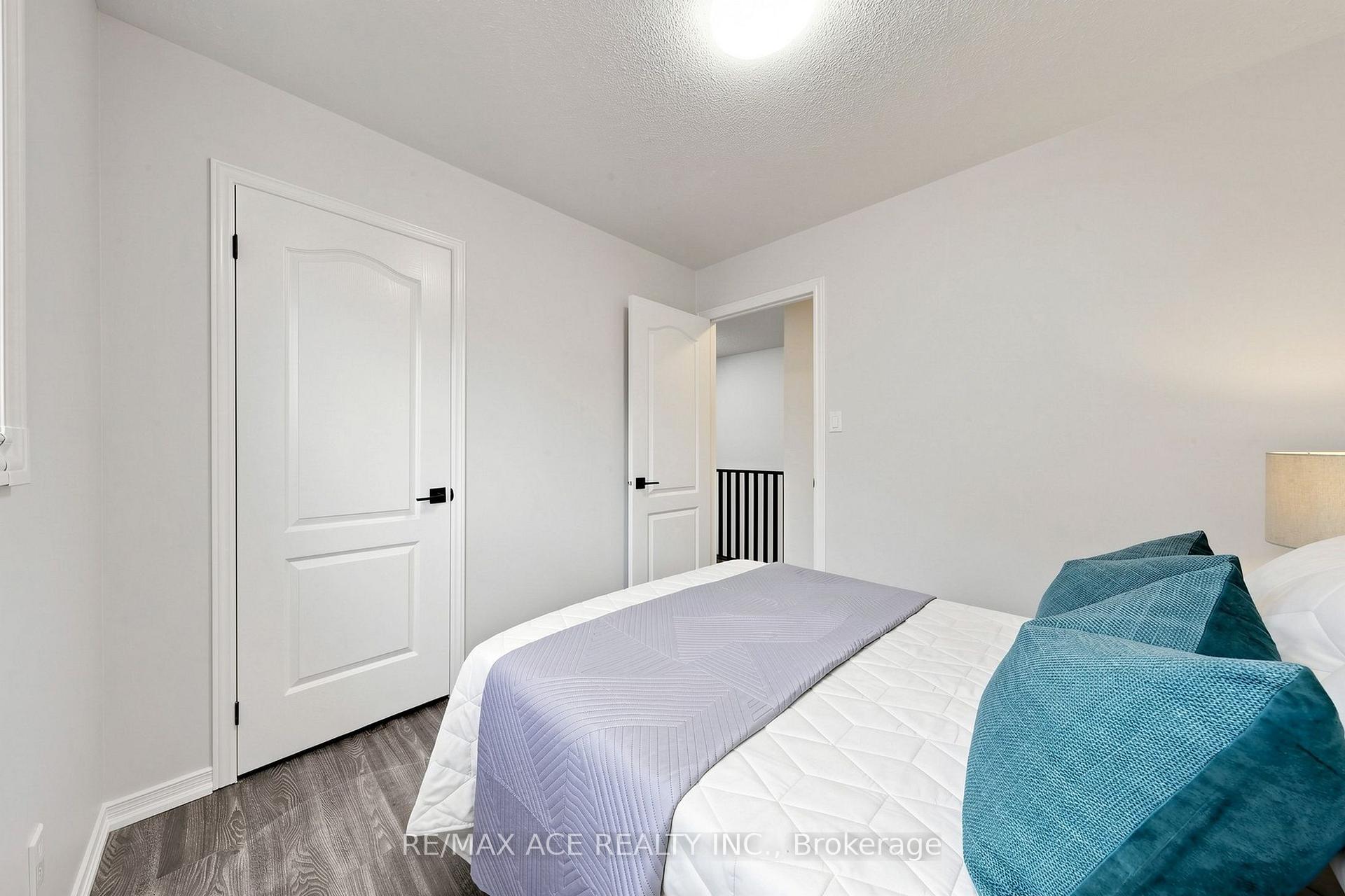 Photo 39 of 119 Primeau Drive, Aurora, Aurora Grove — HOMEH