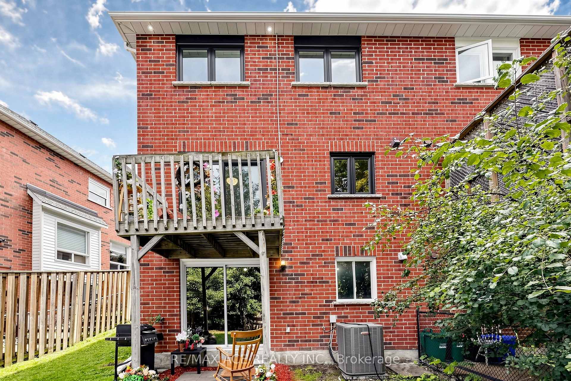 Photo 46 of 119 Primeau Drive, Aurora, Aurora Grove — HOMEH
