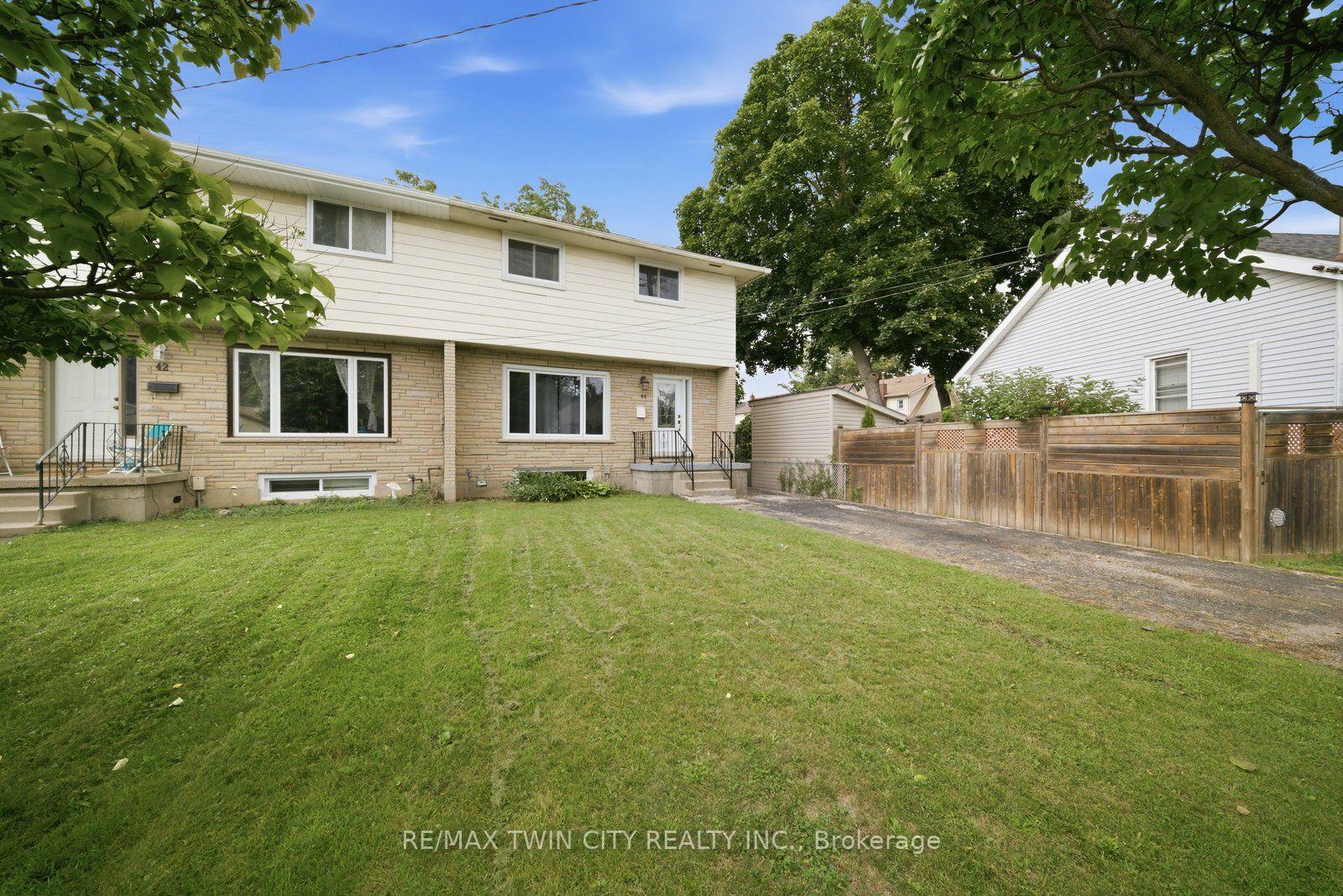 Photo 4 of 44 Stanley Street, Brantford, East Ward — HOMEH