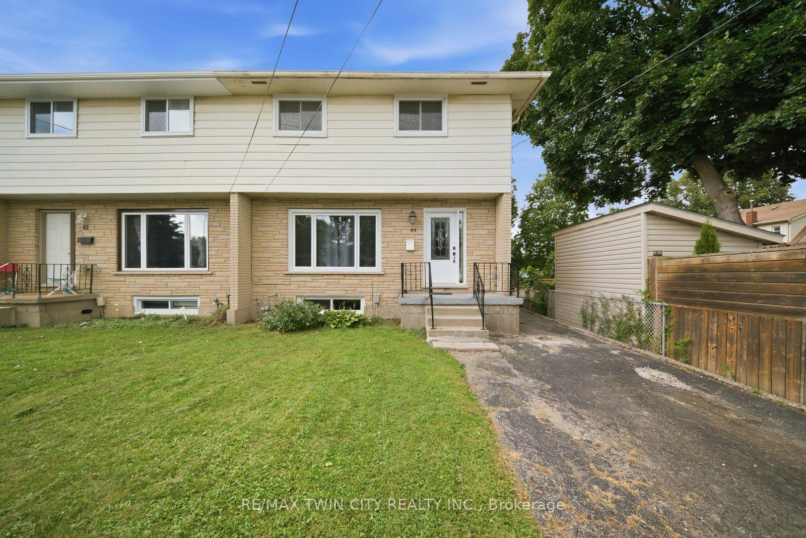Photo 5 of 44 Stanley Street, Brantford, East Ward — HOMEH