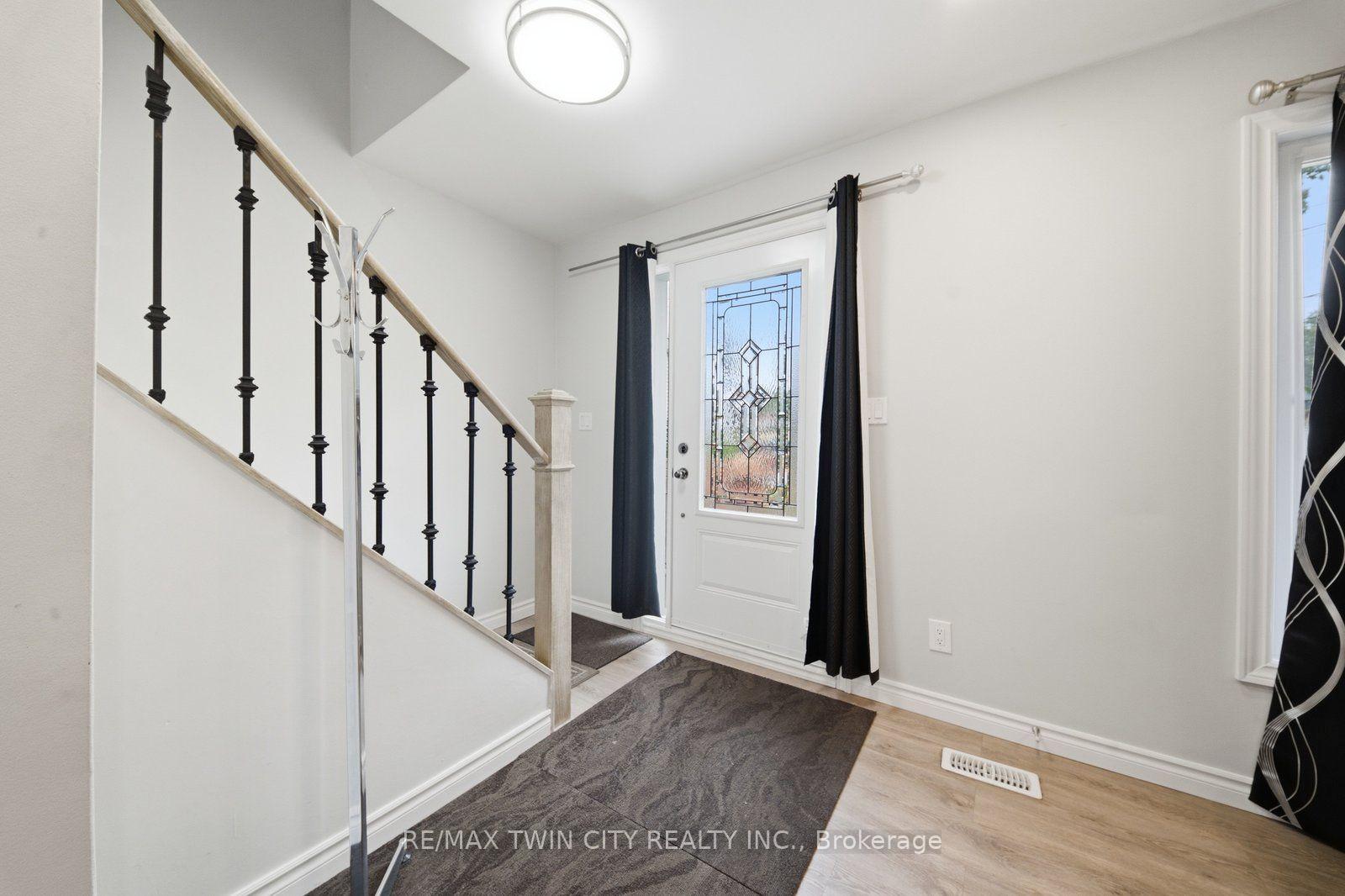 Photo 8 of 44 Stanley Street, Brantford, East Ward — HOMEH