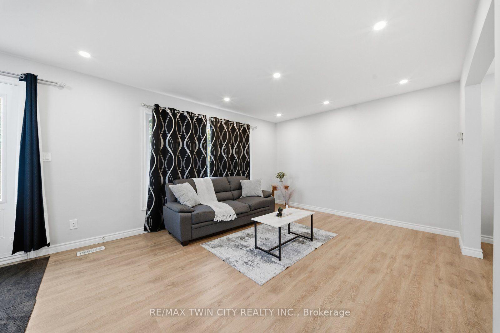Photo 10 of 44 Stanley Street, Brantford, East Ward — HOMEH