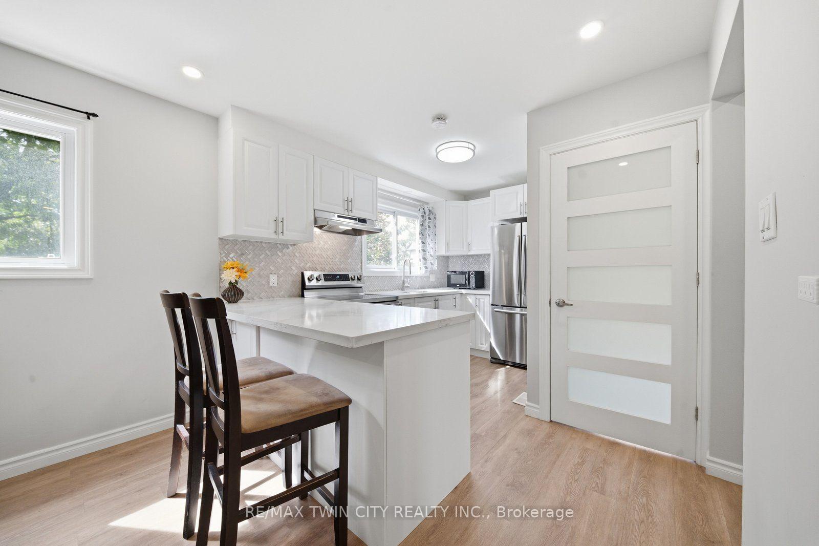 Photo 15 of 44 Stanley Street, Brantford, East Ward — HOMEH