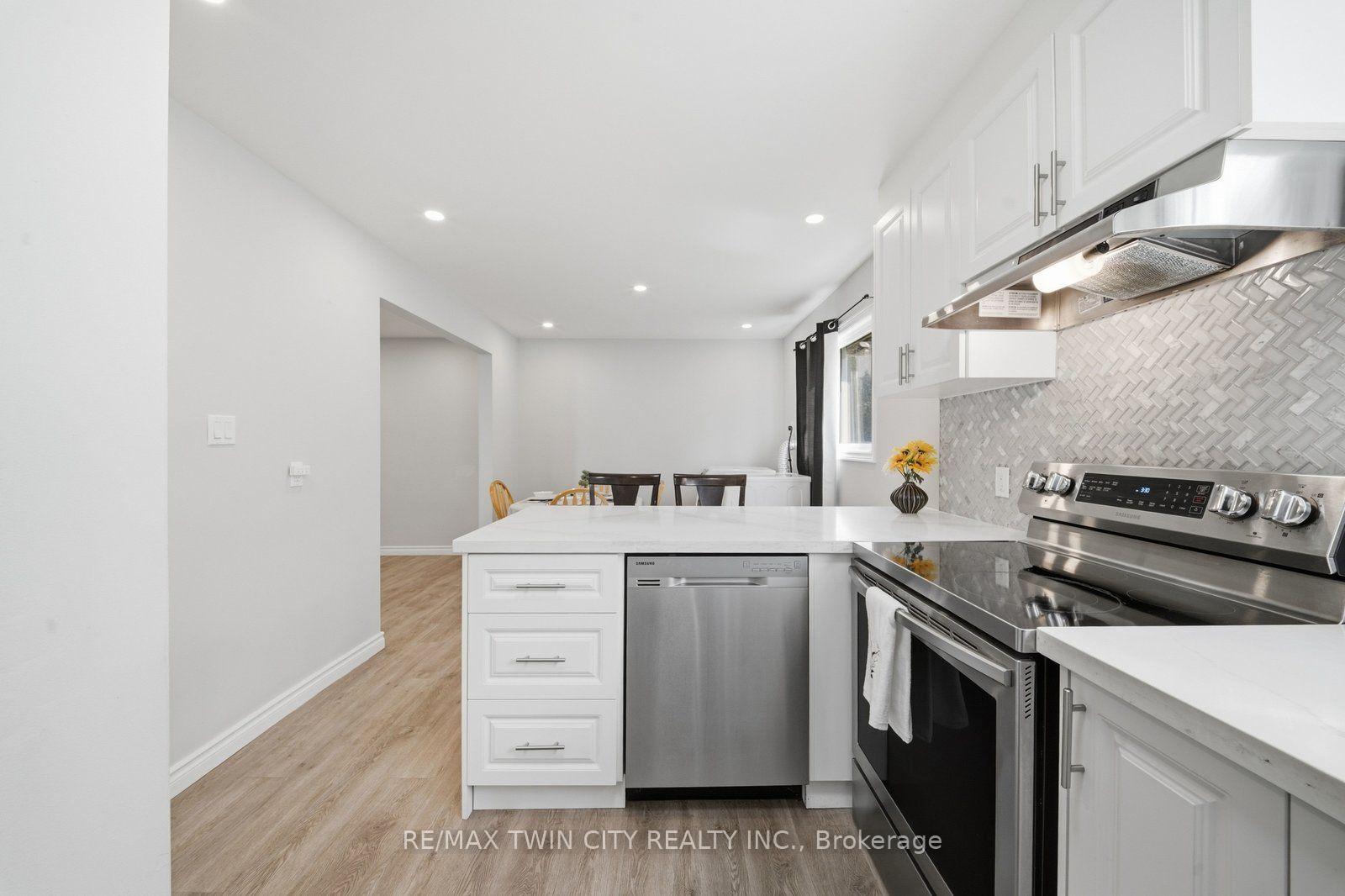 Photo 19 of 44 Stanley Street, Brantford, East Ward — HOMEH
