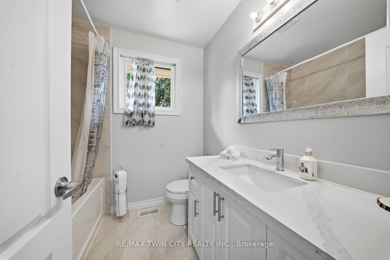Photo 20 of 44 Stanley Street, Brantford, East Ward — HOMEH