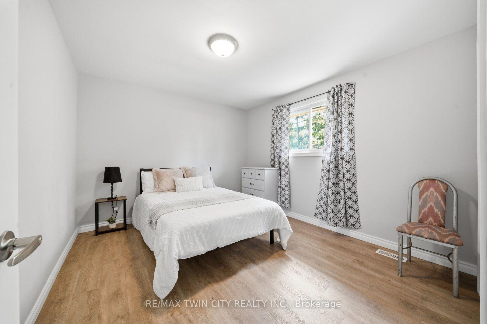 Photo 21 of 44 Stanley Street, Brantford, East Ward — HOMEH