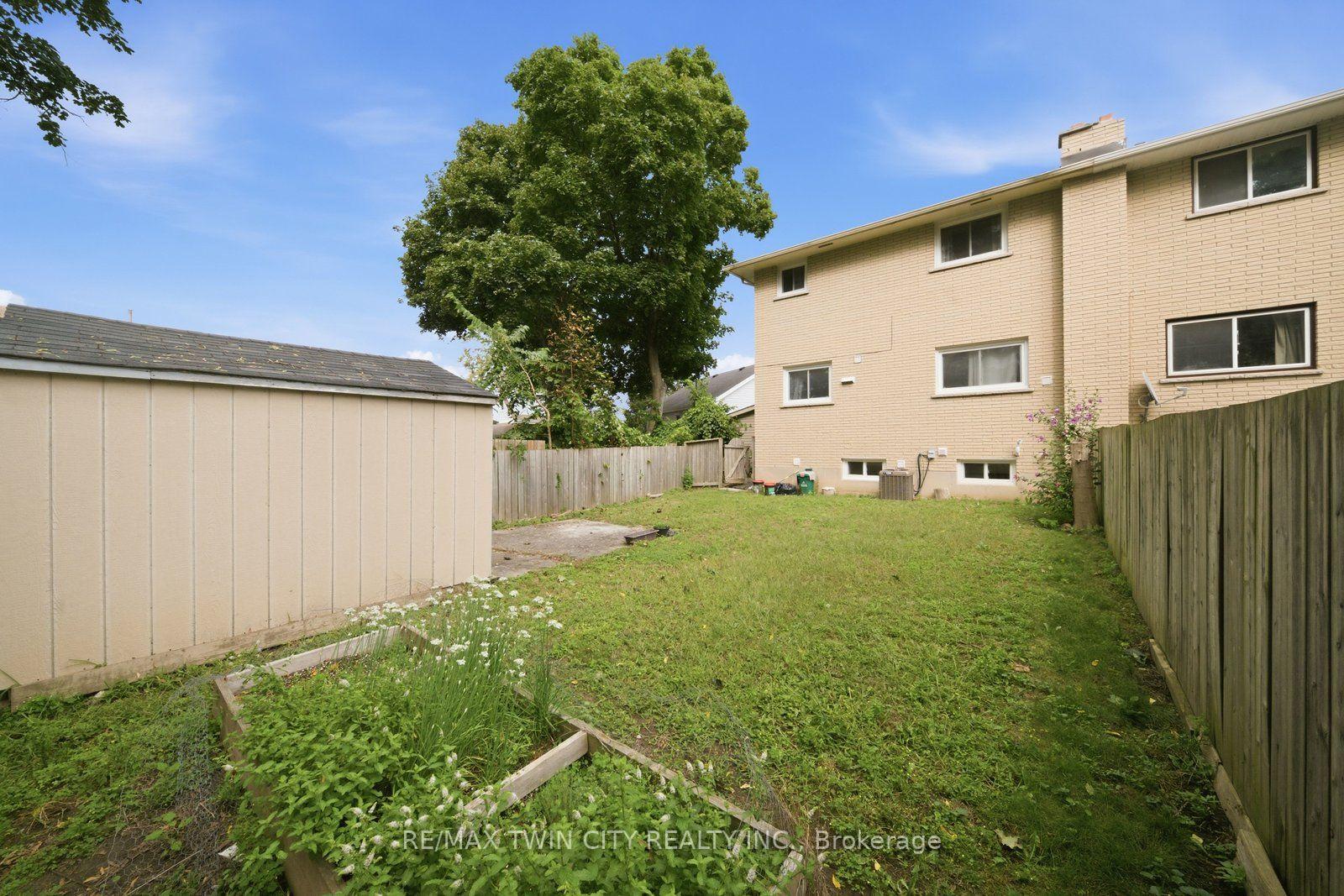 Photo 30 of 44 Stanley Street, Brantford, East Ward — HOMEH