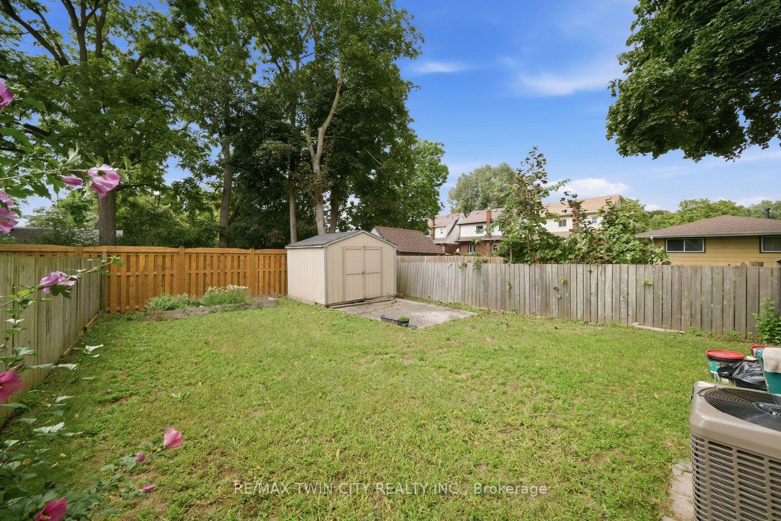Photo 32 of 44 Stanley Street, Brantford, East Ward — HOMEH