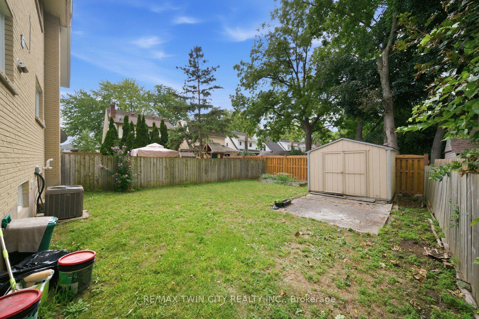 Photo 33 of 44 Stanley Street, Brantford, East Ward — HOMEH
