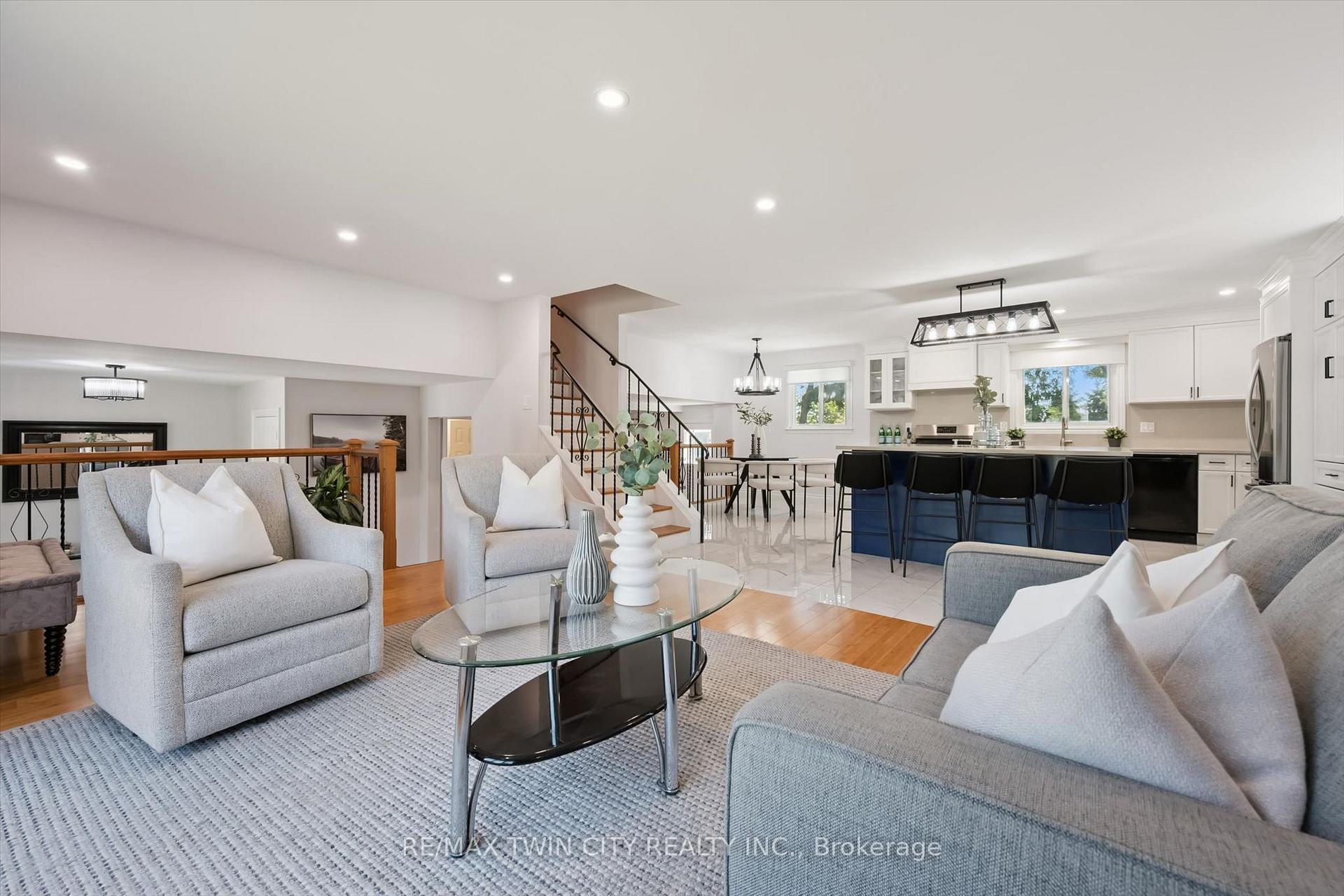 Photo 8 of 19 Mcgarry Drive, Kitchener, Forest Hill — HOMEH