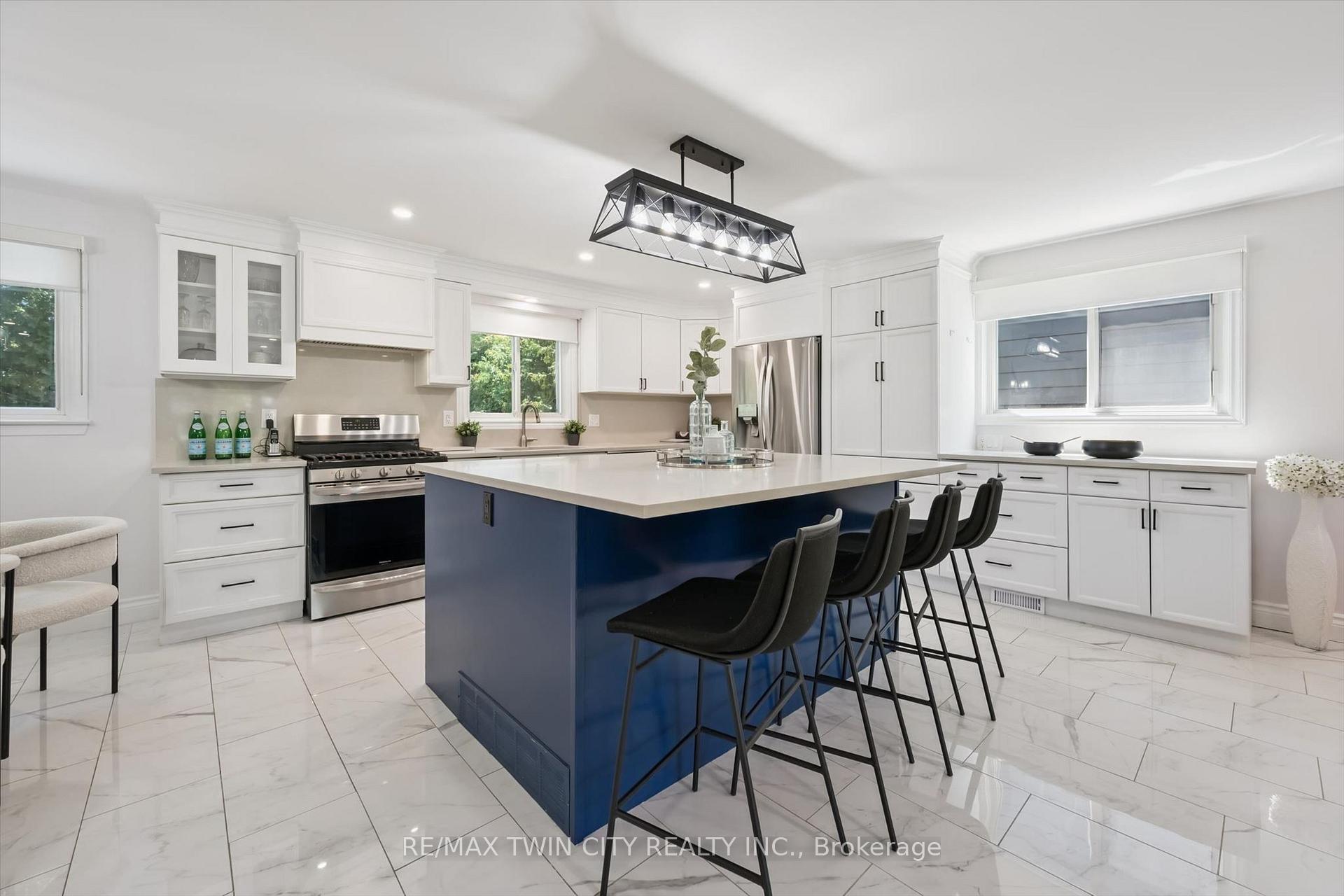 Photo 9 of 19 Mcgarry Drive, Kitchener, Forest Hill — HOMEH