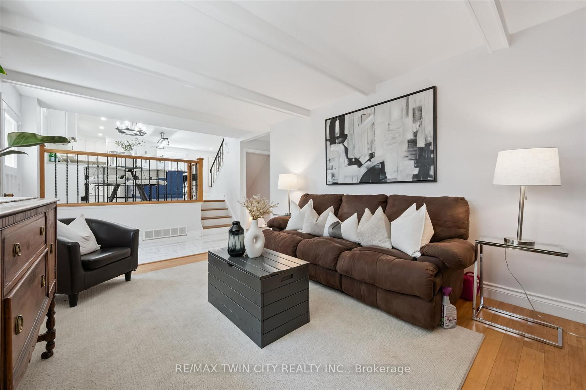 Photo 16 of 19 Mcgarry Drive, Kitchener, Forest Hill — HOMEH