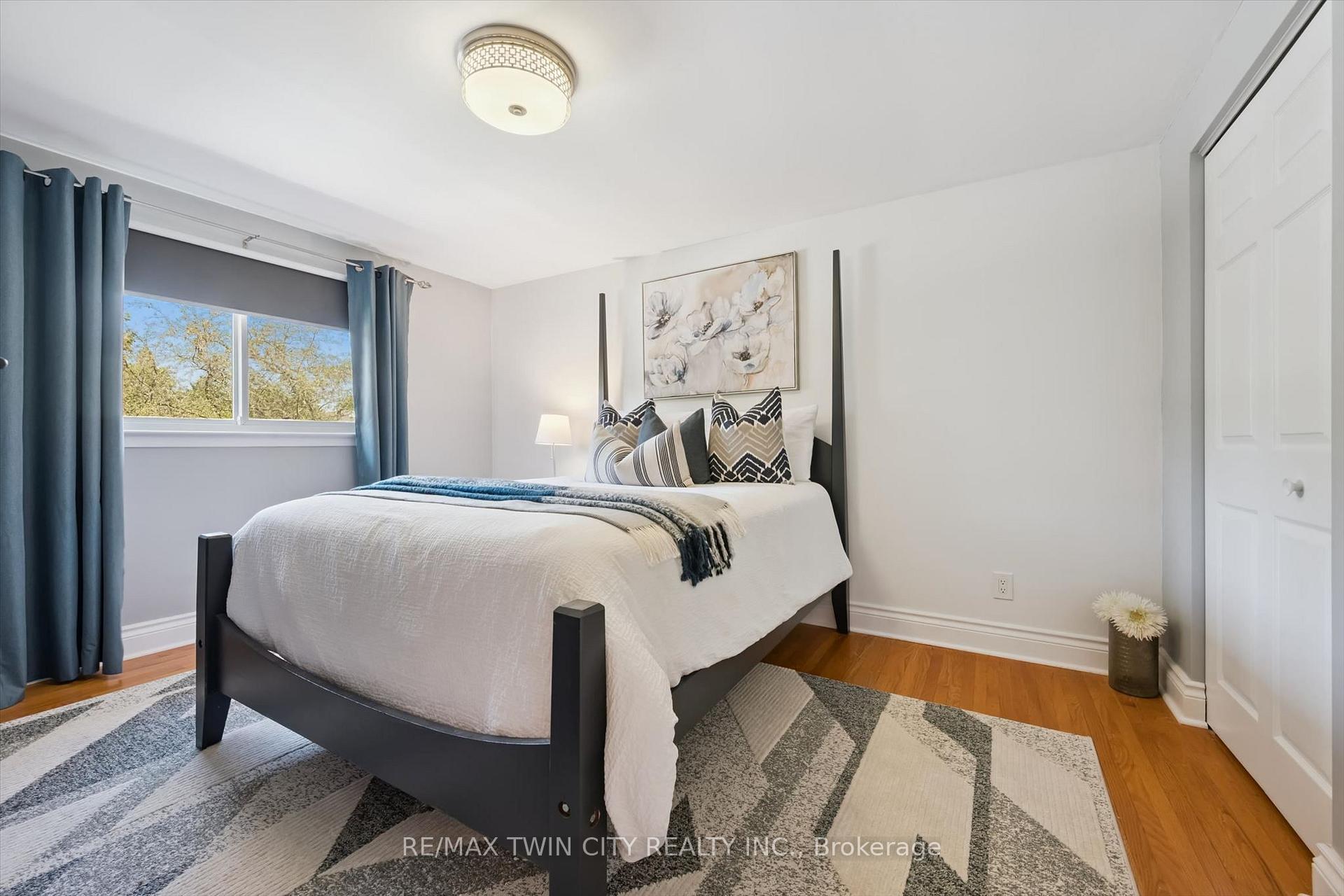 Photo 20 of 19 Mcgarry Drive, Kitchener, Forest Hill — HOMEH
