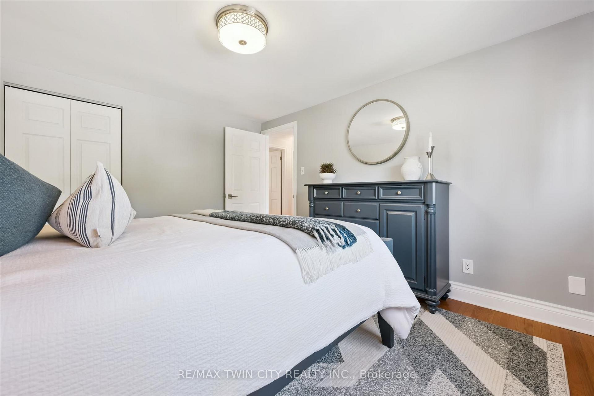Photo 21 of 19 Mcgarry Drive, Kitchener, Forest Hill — HOMEH