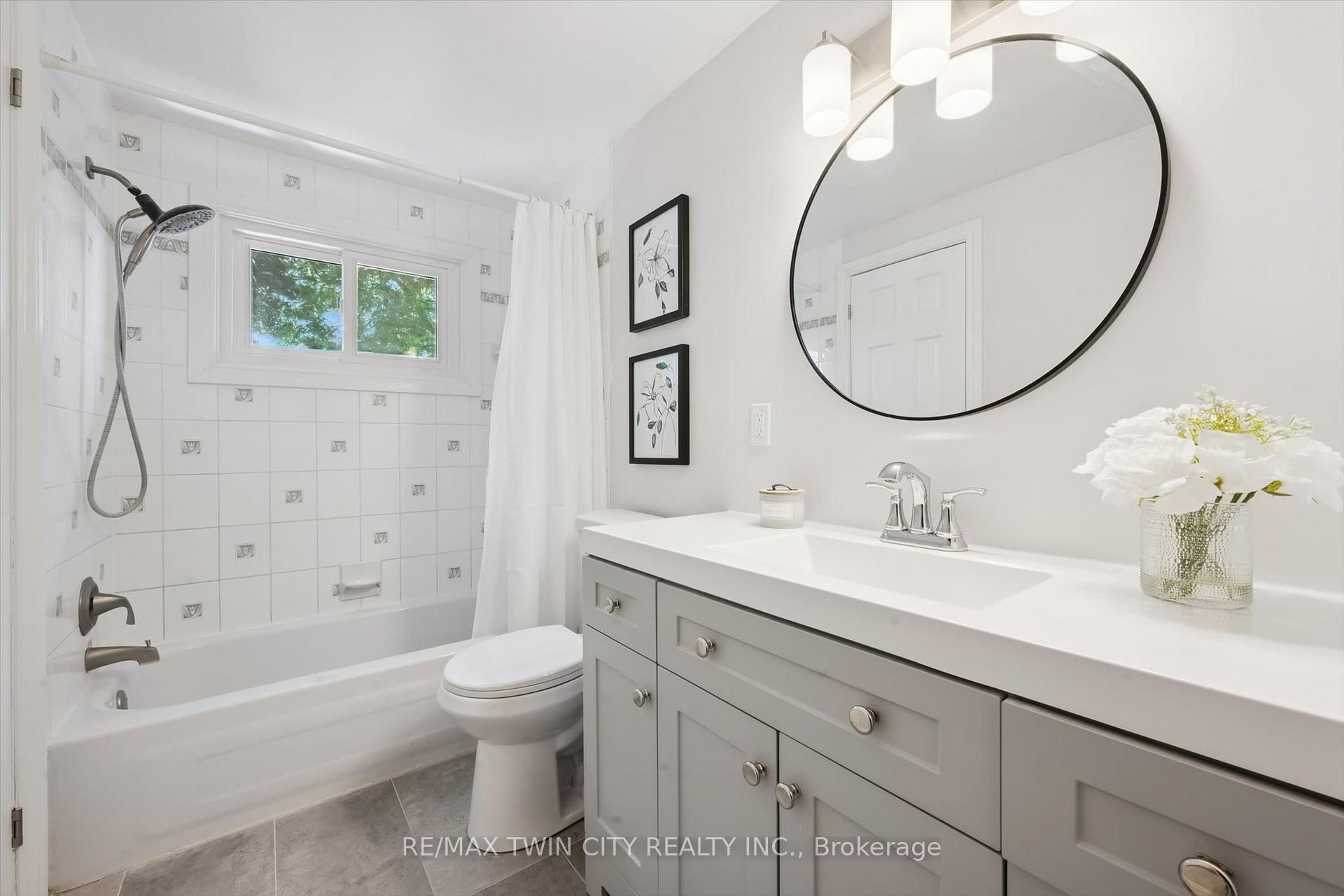 Photo 25 of 19 Mcgarry Drive, Kitchener, Forest Hill — HOMEH