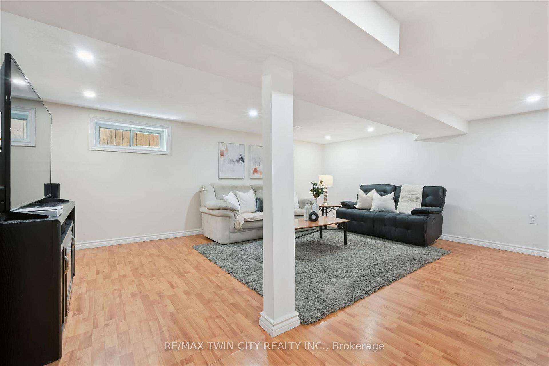 Photo 26 of 19 Mcgarry Drive, Kitchener, Forest Hill — HOMEH
