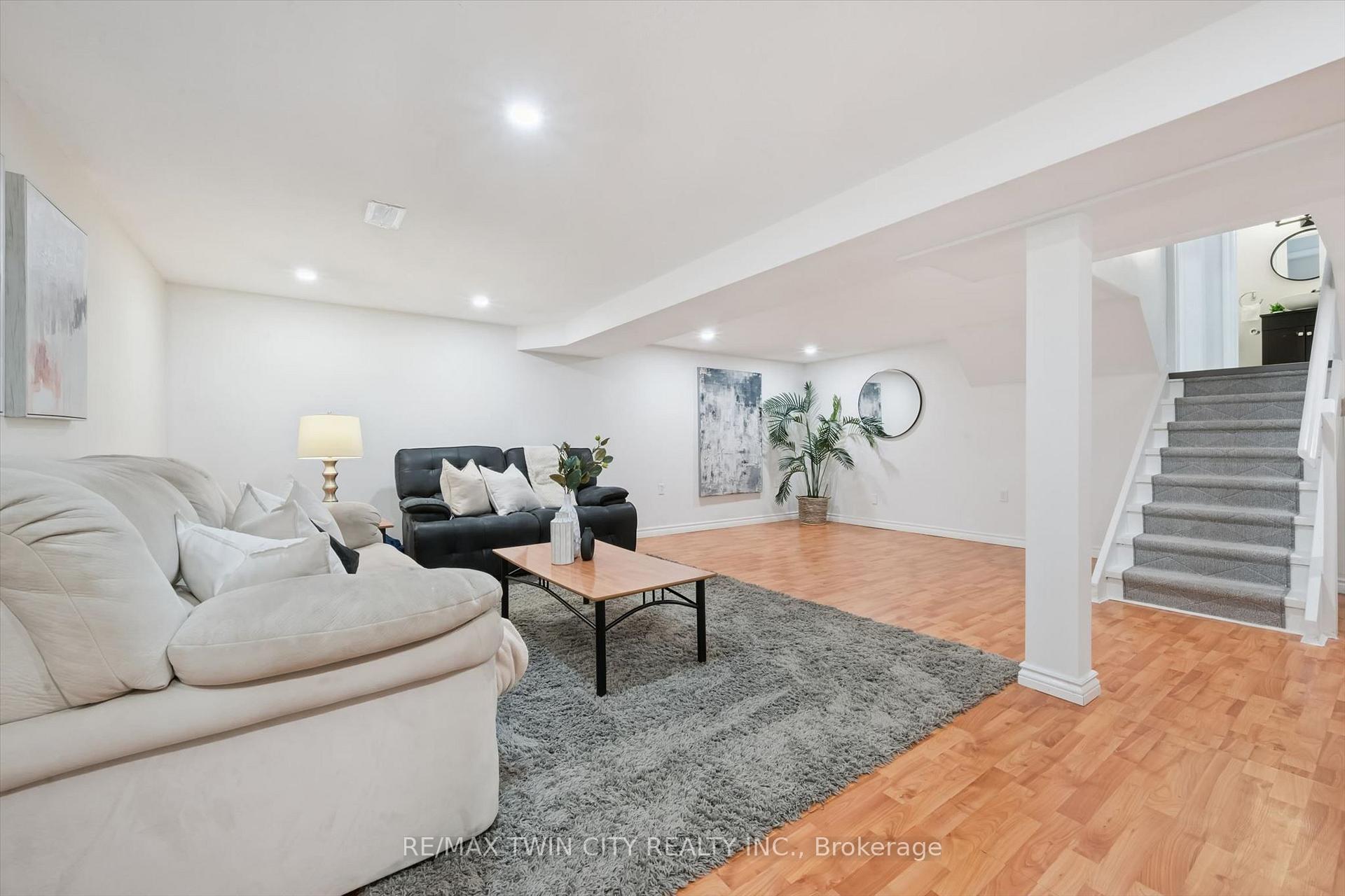 Photo 28 of 19 Mcgarry Drive, Kitchener, Forest Hill — HOMEH