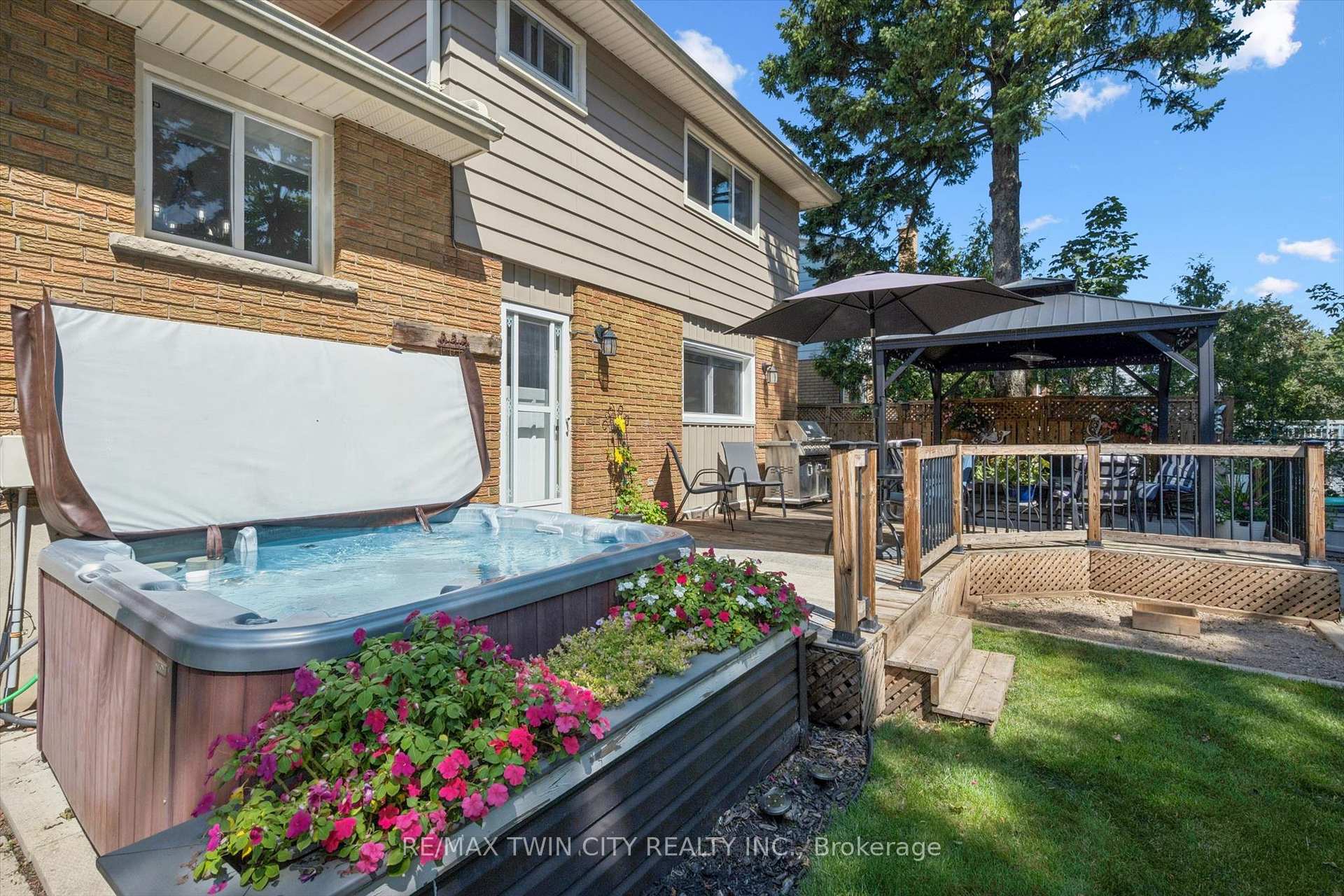 Photo 32 of 19 Mcgarry Drive, Kitchener, Forest Hill — HOMEH