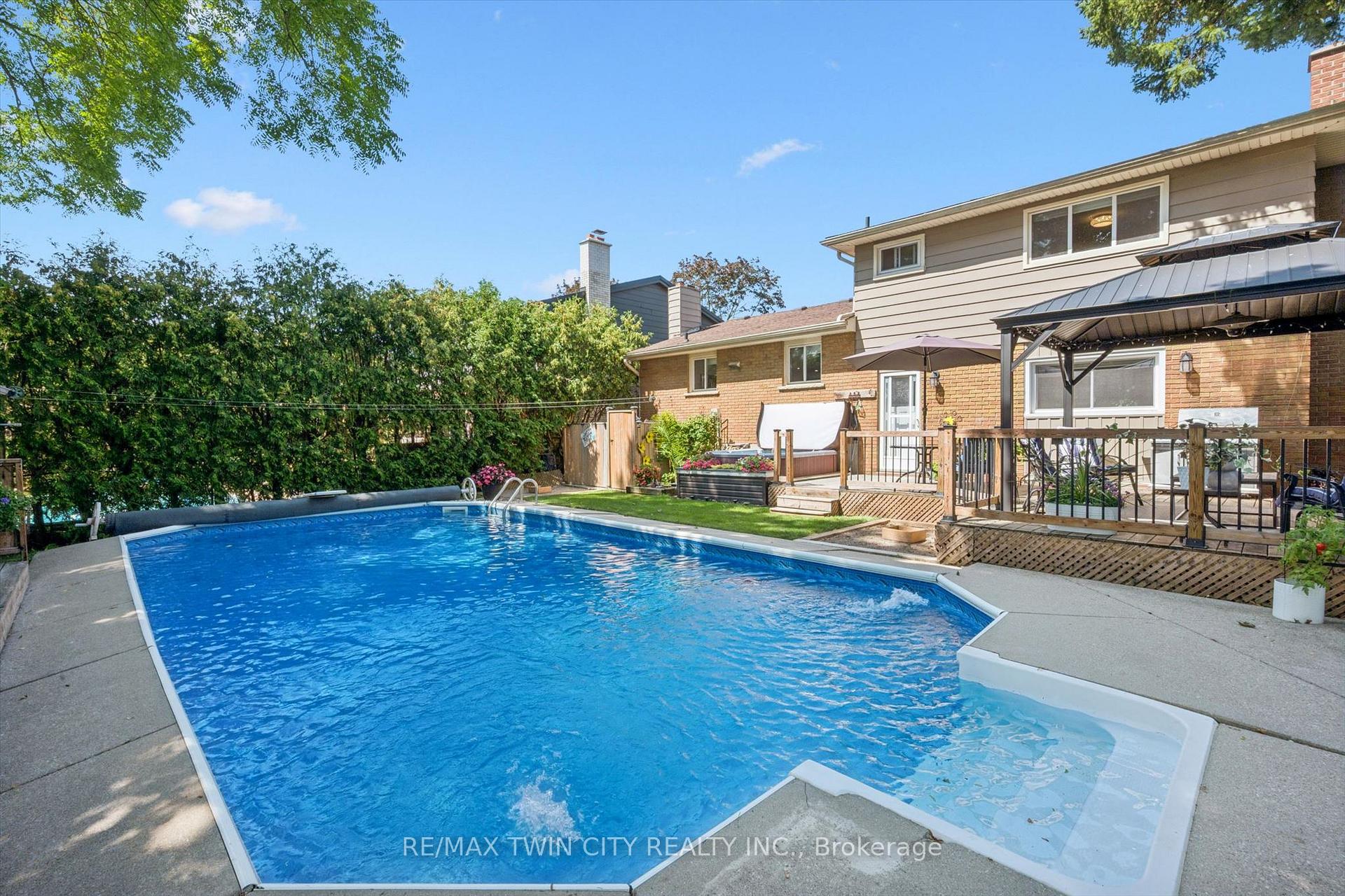 Photo 35 of 19 Mcgarry Drive, Kitchener, Forest Hill — HOMEH