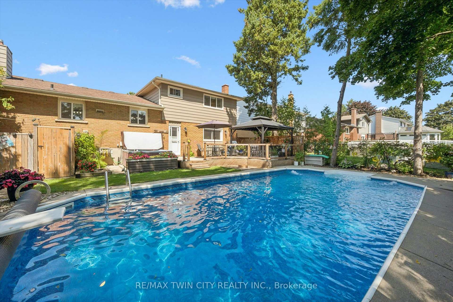 Photo 37 of 19 Mcgarry Drive, Kitchener, Forest Hill — HOMEH