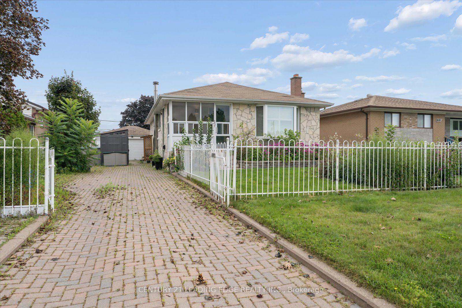 Photo 2 of Unit Basement, 883 Antonio Street, Pickering, Bay Ridges — HOMEH