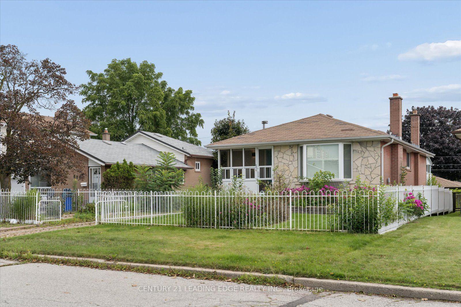 Photo 6 of Unit Basement, 883 Antonio Street, Pickering, Bay Ridges — HOMEH