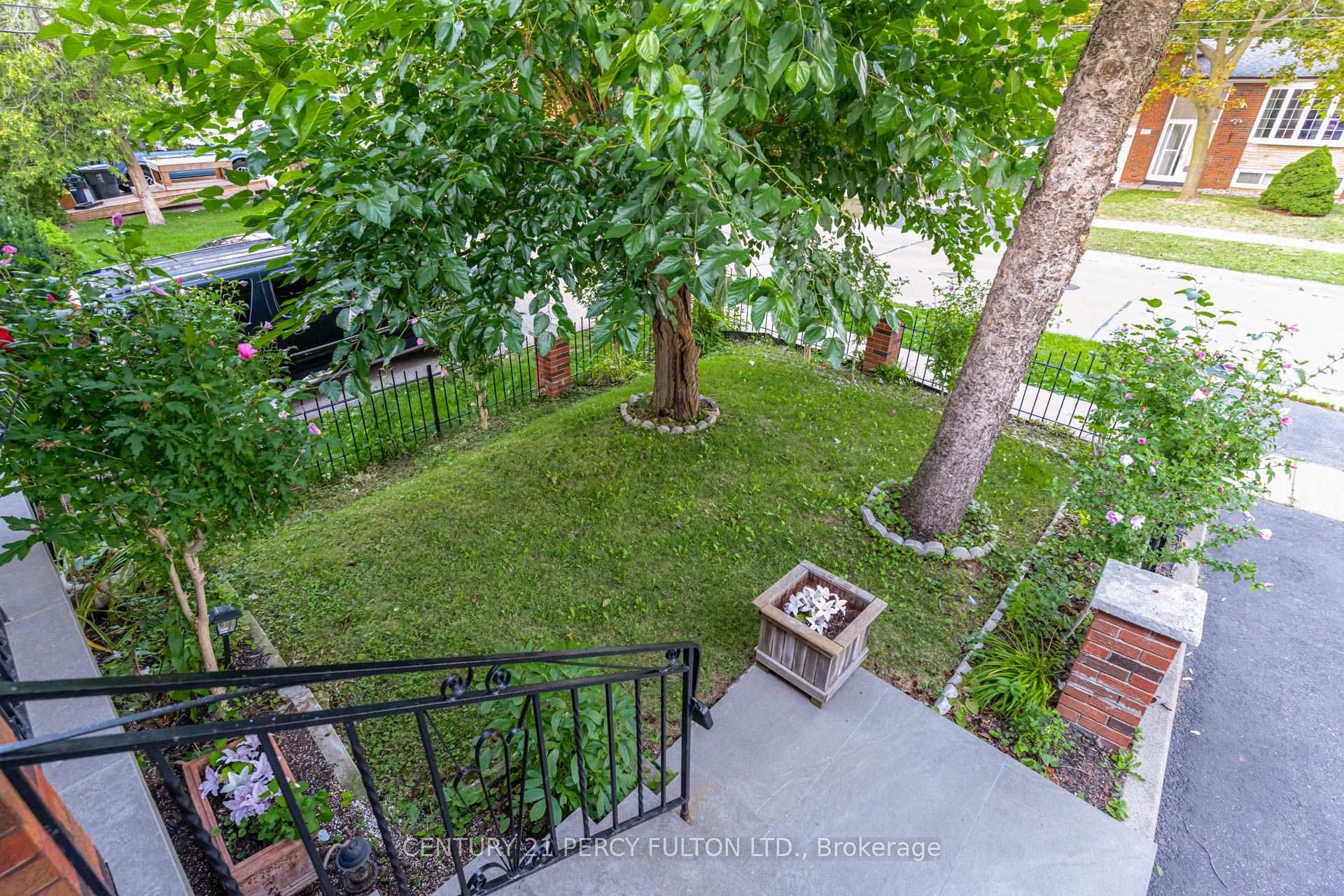 Photo 44 of 46 Cedar Drive, Scarborough, Scarborough Village — HOMEH