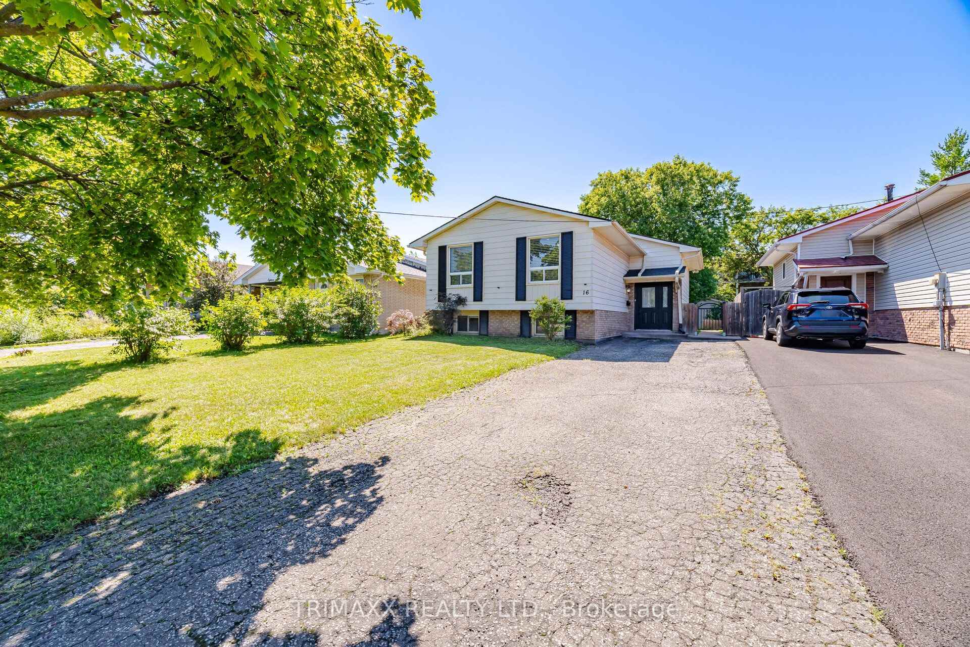 Photo 3 of 16 Loraine Drive, St. Catharines, Oakdale — HOMEH