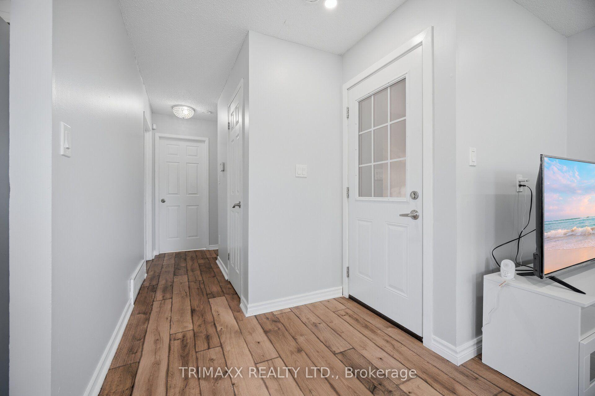 Photo 9 of 16 Loraine Drive, St. Catharines, Oakdale — HOMEH
