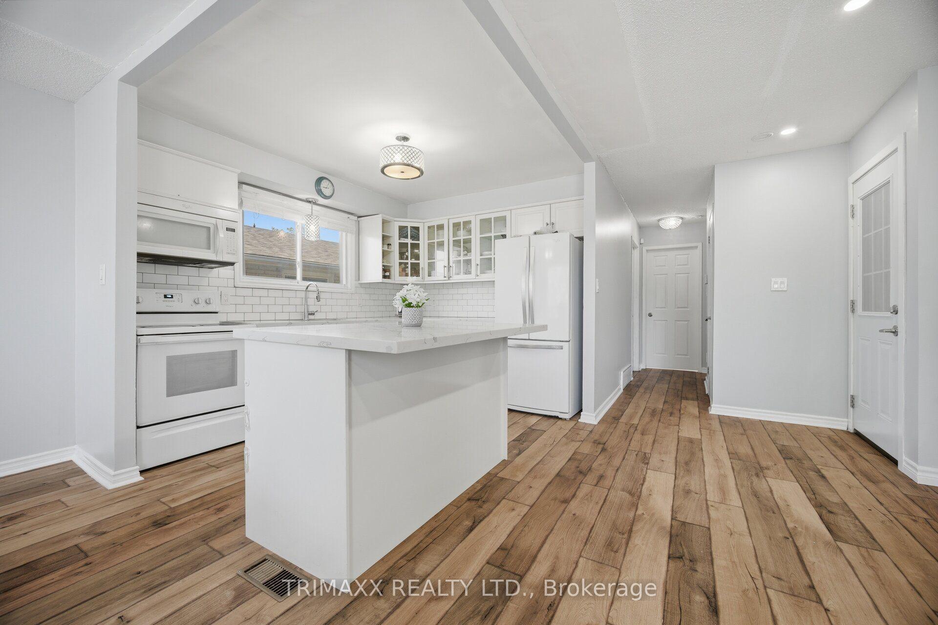 Photo 10 of 16 Loraine Drive, St. Catharines, Oakdale — HOMEH