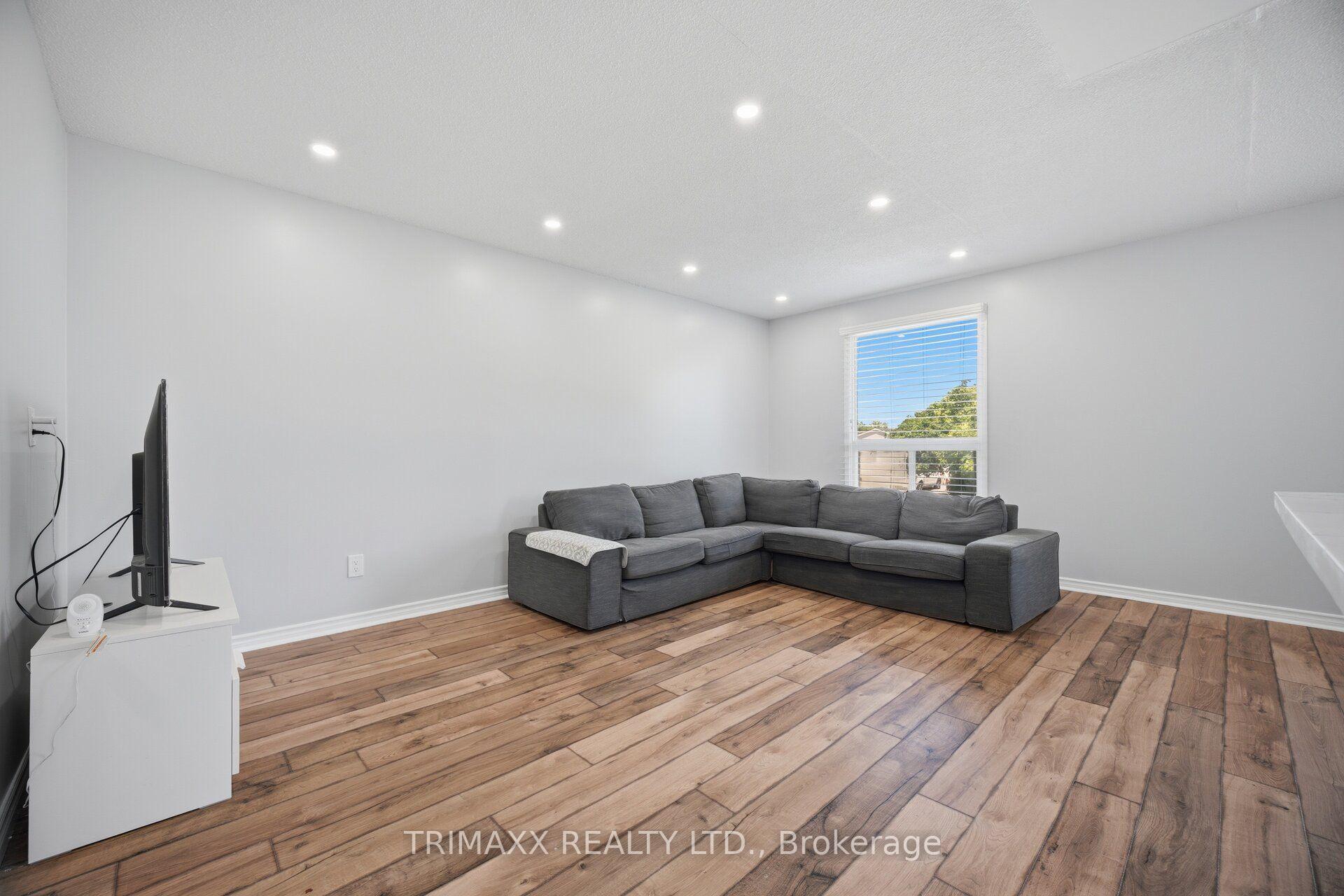 Photo 18 of 16 Loraine Drive, St. Catharines, Oakdale — HOMEH