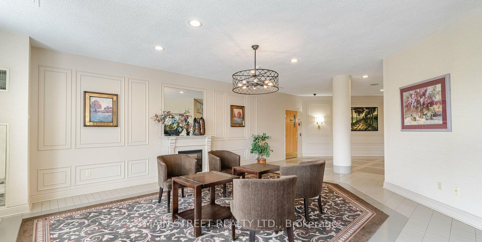 Photo 2 of Unit 314, 326 Major Mackenzie Drive E, Richmond Hill, Crosby — HOMEH
