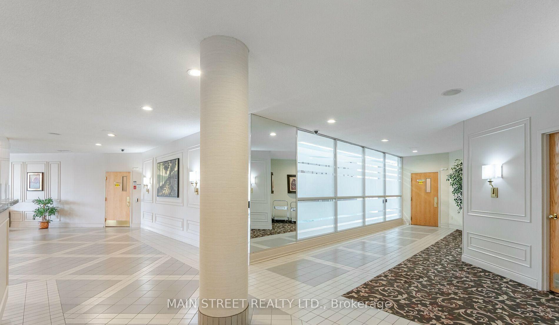 Photo 4 of Unit 314, 326 Major Mackenzie Drive E, Richmond Hill, Crosby — HOMEH