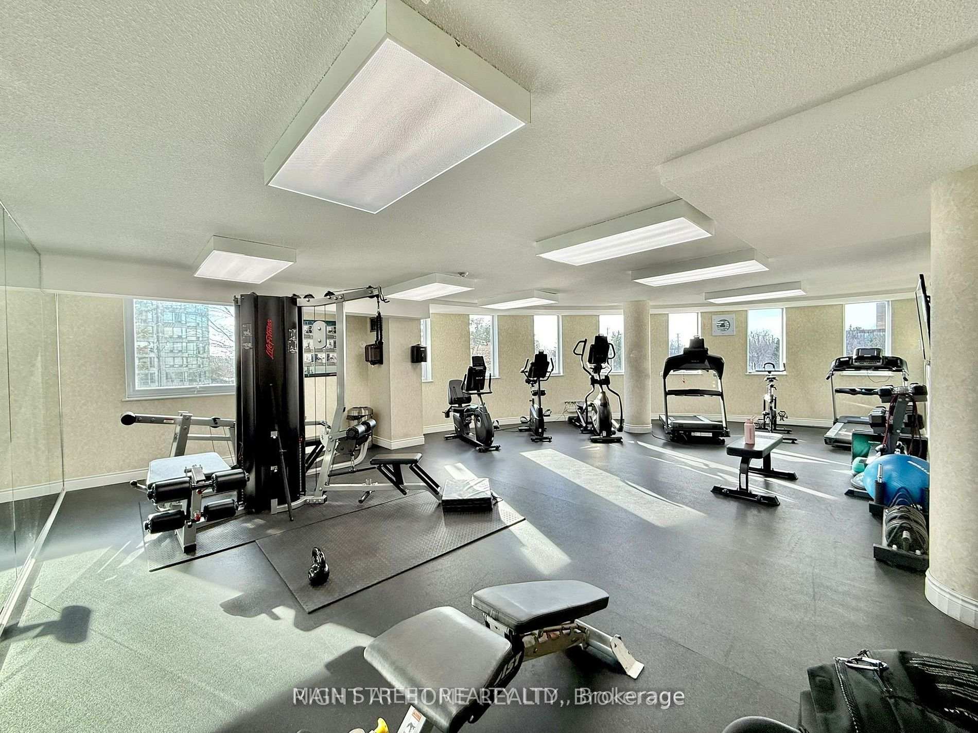 Photo 5 of Unit 314, 326 Major Mackenzie Drive E, Richmond Hill, Crosby — HOMEH