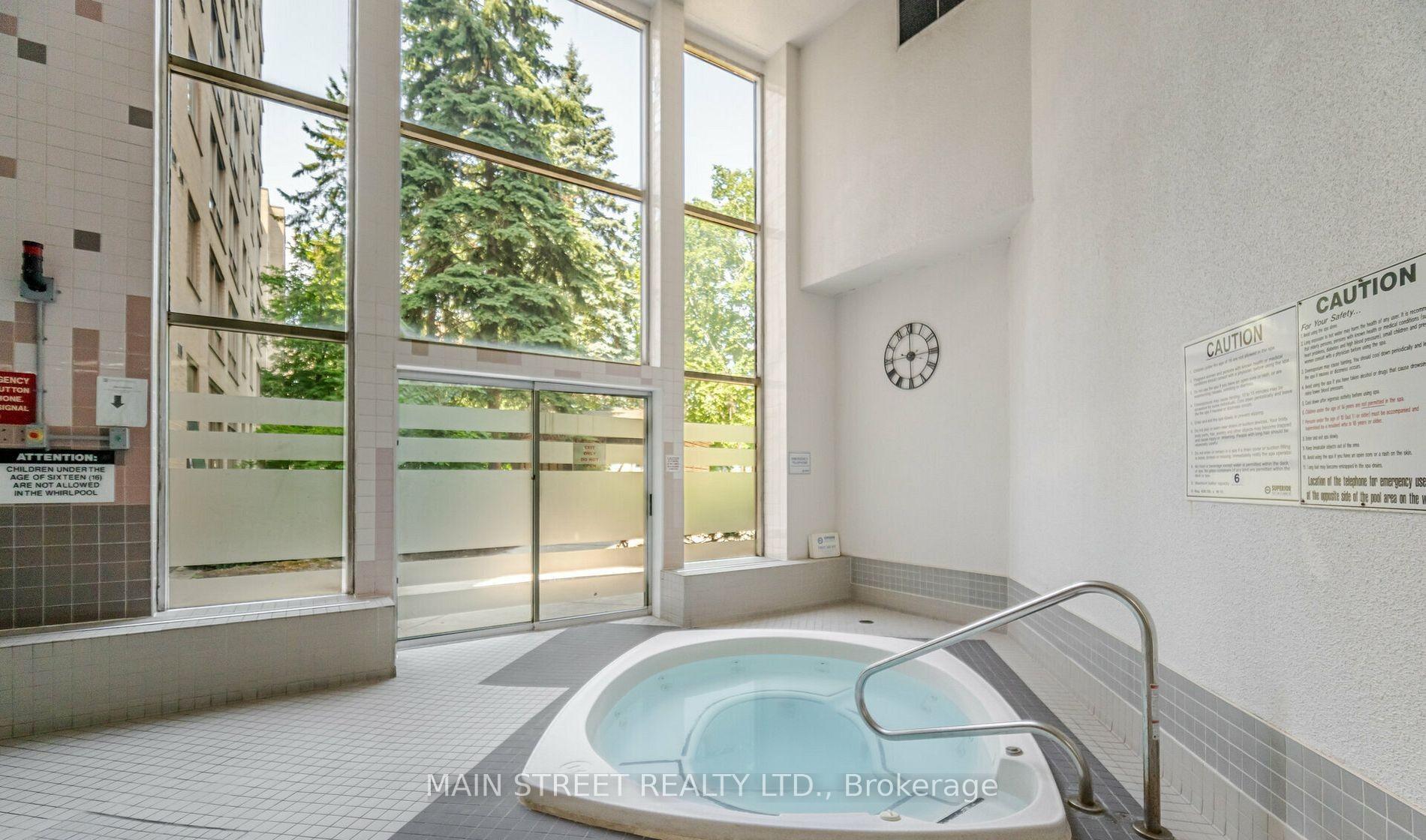 Photo 8 of Unit 314, 326 Major Mackenzie Drive E, Richmond Hill, Crosby — HOMEH