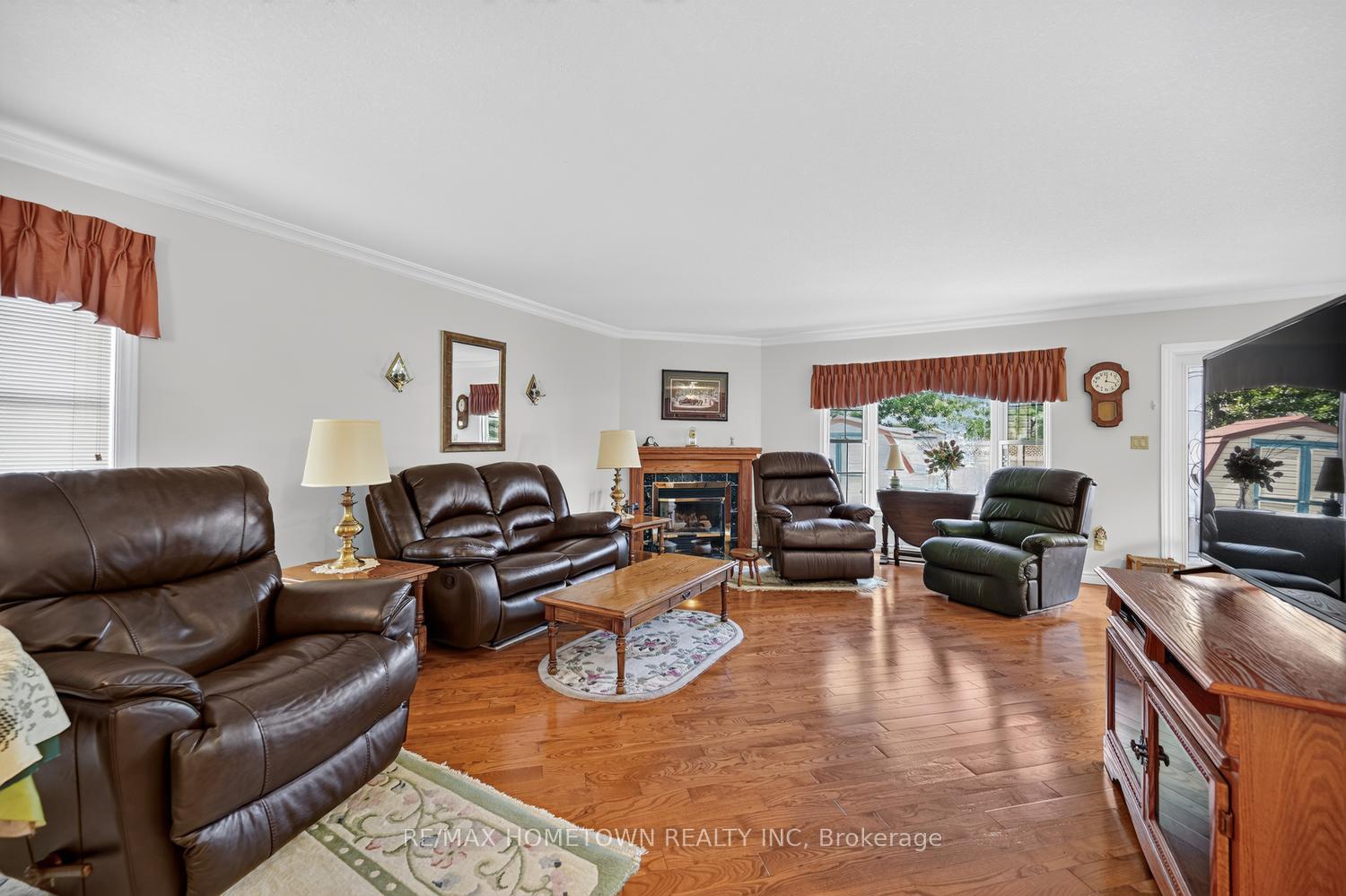 Photo 11 of 1267 Cuthbertson Avenue, Brockville, Brockville — HOMEH