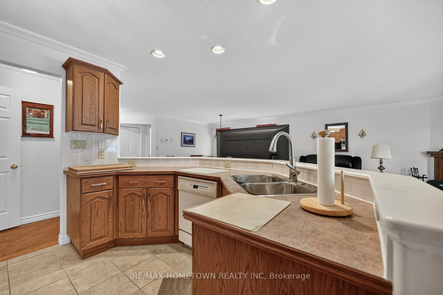 Photo 15 of 1267 Cuthbertson Avenue, Brockville, Brockville — HOMEH