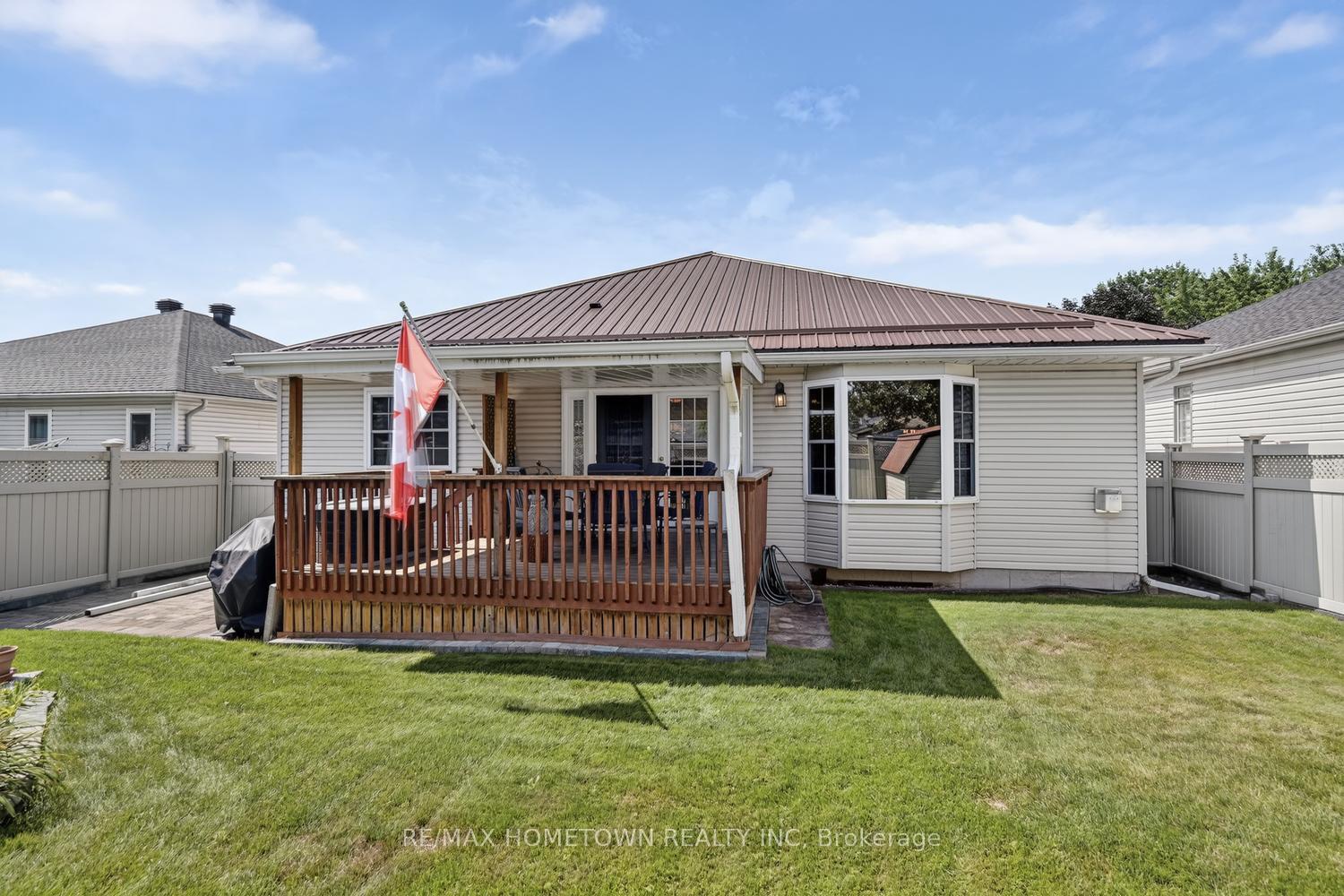 Photo 34 of 1267 Cuthbertson Avenue, Brockville, Brockville — HOMEH