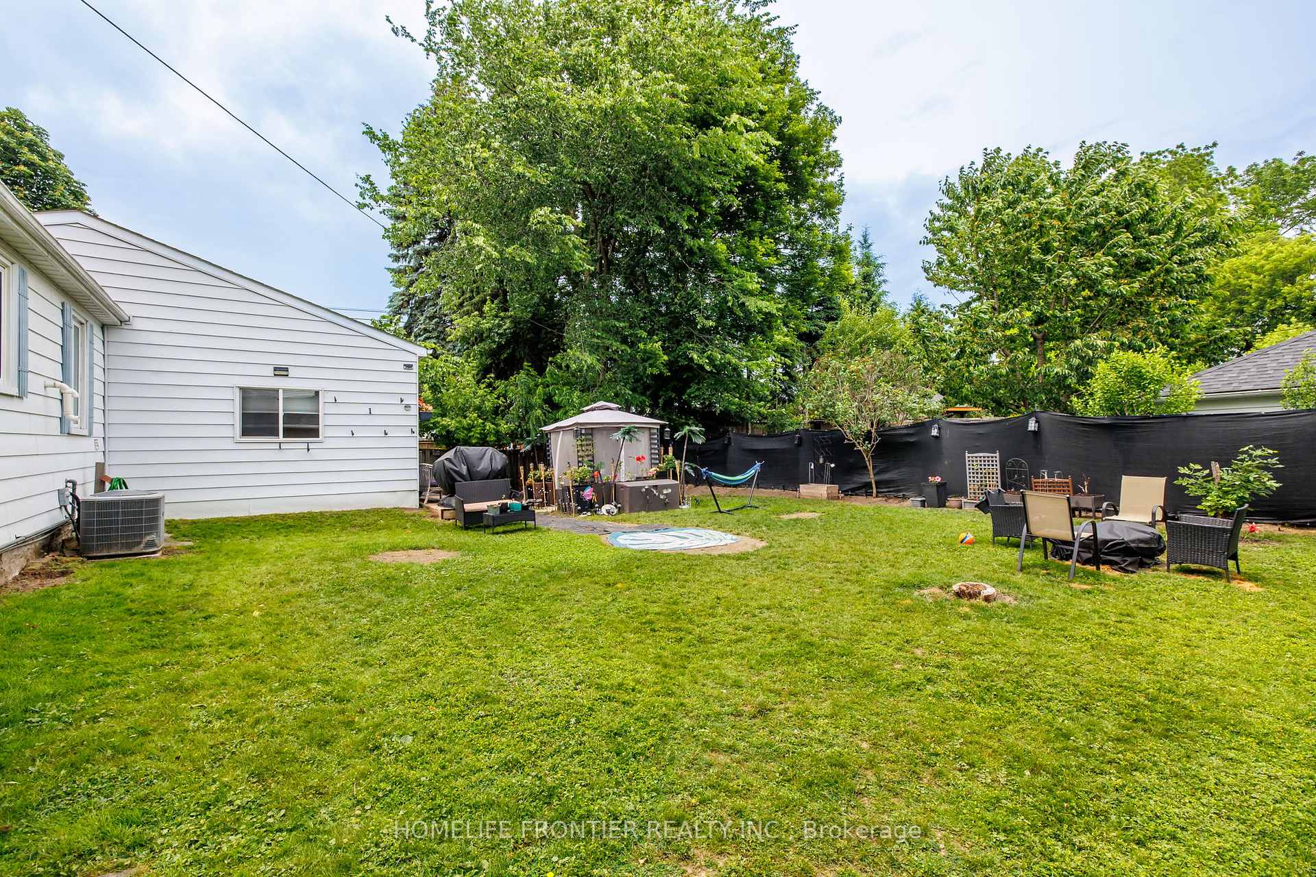 Photo 3 of 593 Watson Avenue, Newmarket, Huron Heights-Leslie Valley — HOMEH