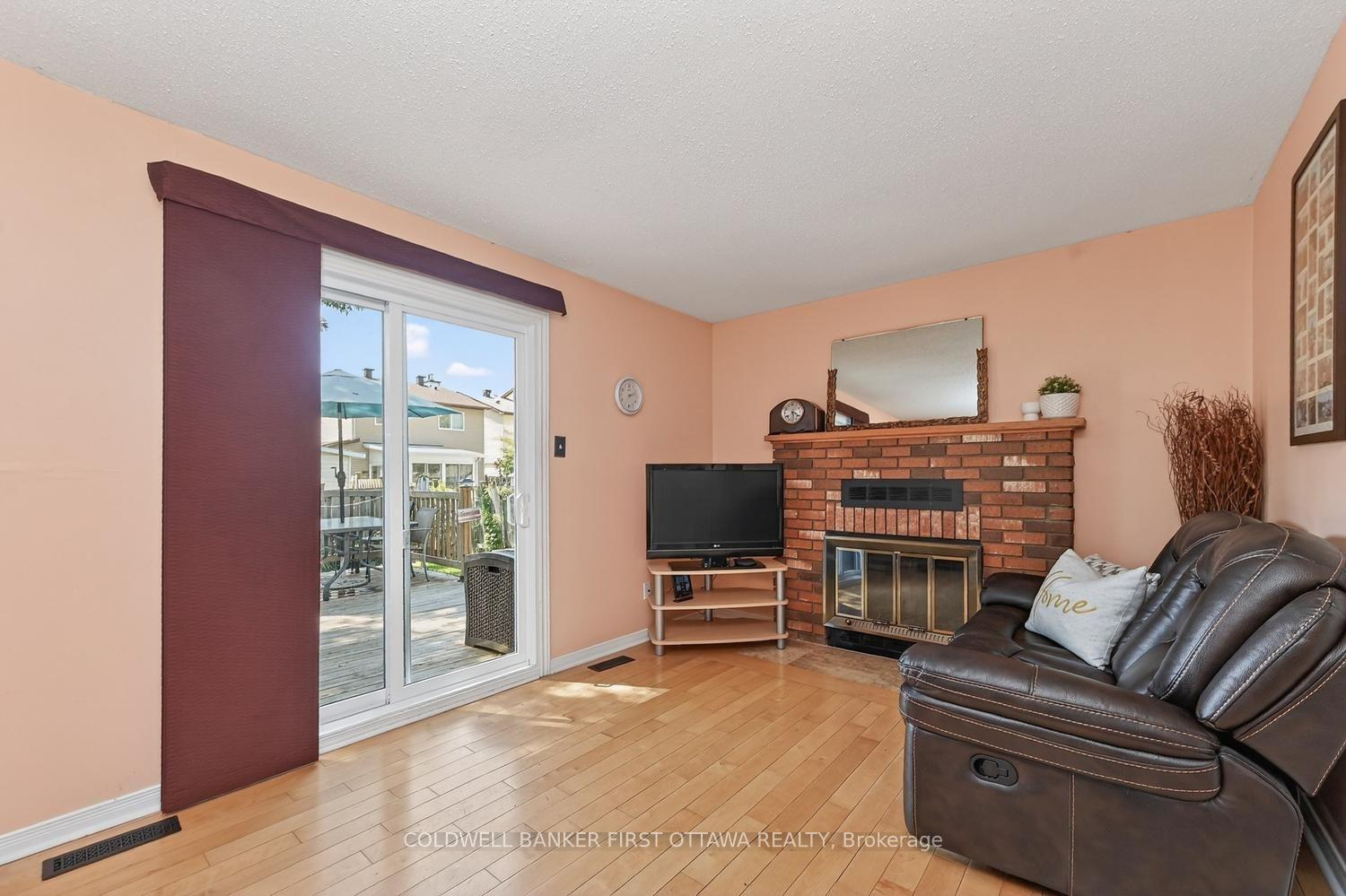 Photo 13 of 1528 Brookmill Lane, Ottawa, Pineview — HOMEH