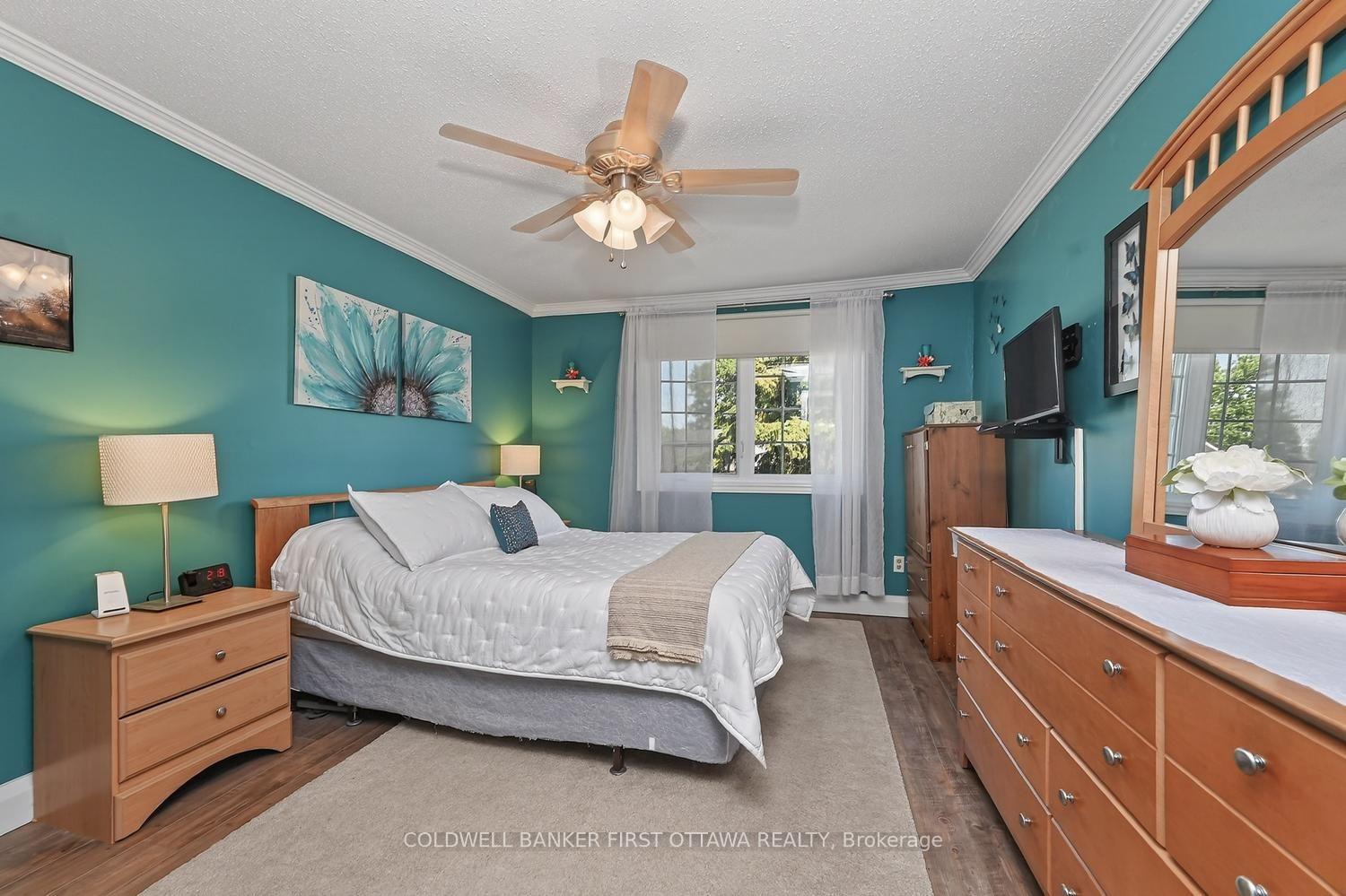 Photo 16 of 1528 Brookmill Lane, Ottawa, Pineview — HOMEH