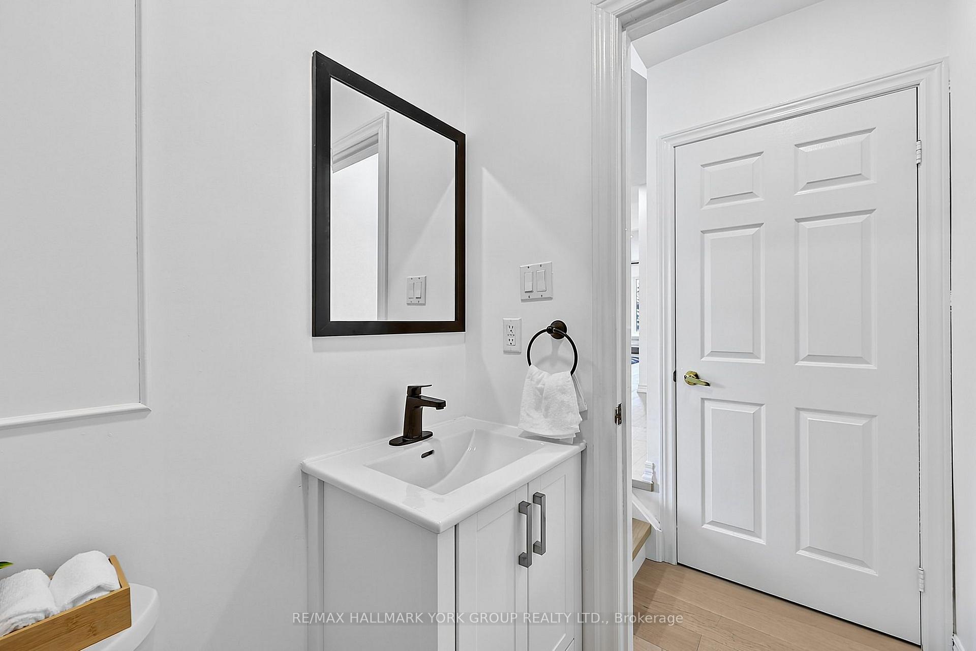 Photo 15 of 74 Snedden Avenue, Aurora, Bayview Wellington — HOMEH