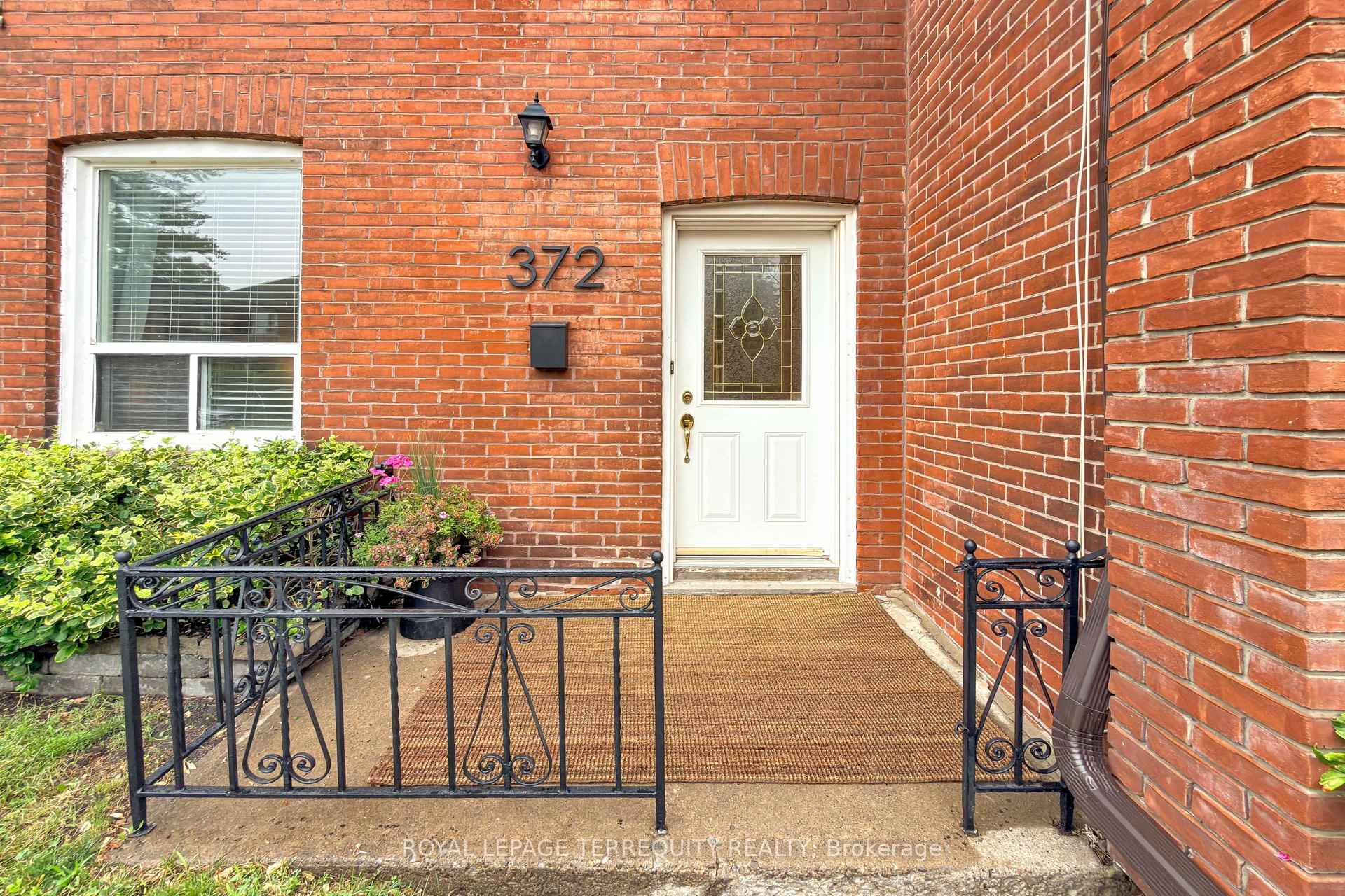 Photo 2 of 372 St Johns Road, Toronto, Runnymede-Bloor West Village — HOMEH