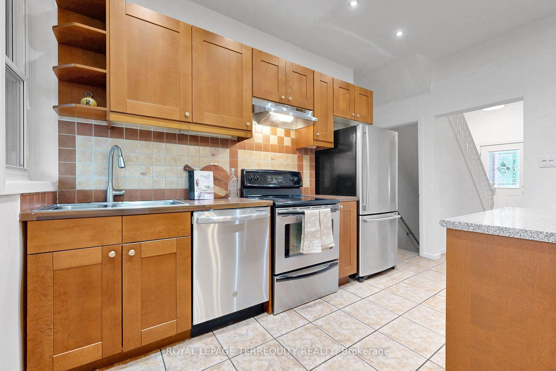 Photo 13 of 372 St Johns Road, Toronto, Runnymede-Bloor West Village — HOMEH