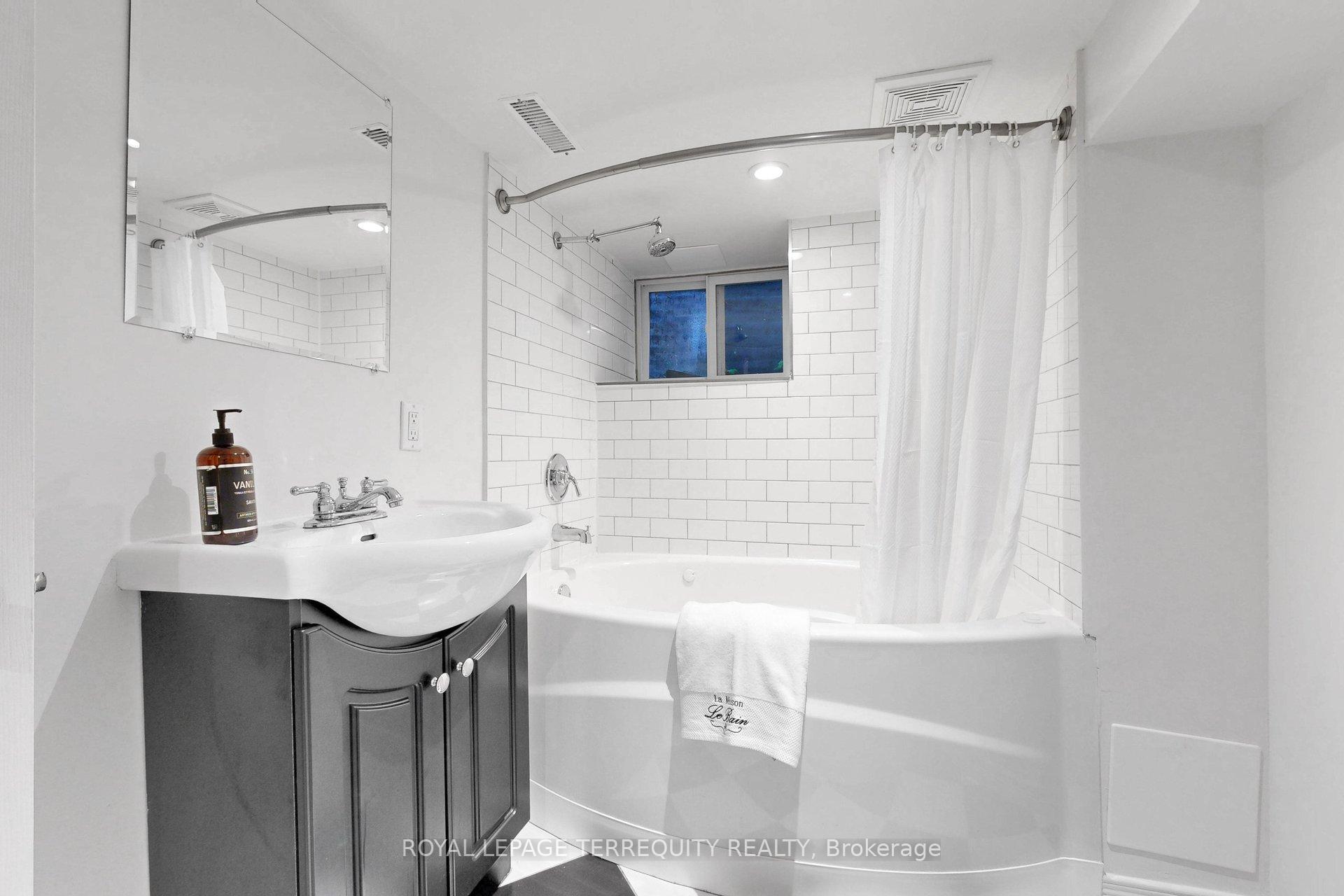 Photo 27 of 372 St Johns Road, Toronto, Runnymede-Bloor West Village — HOMEH