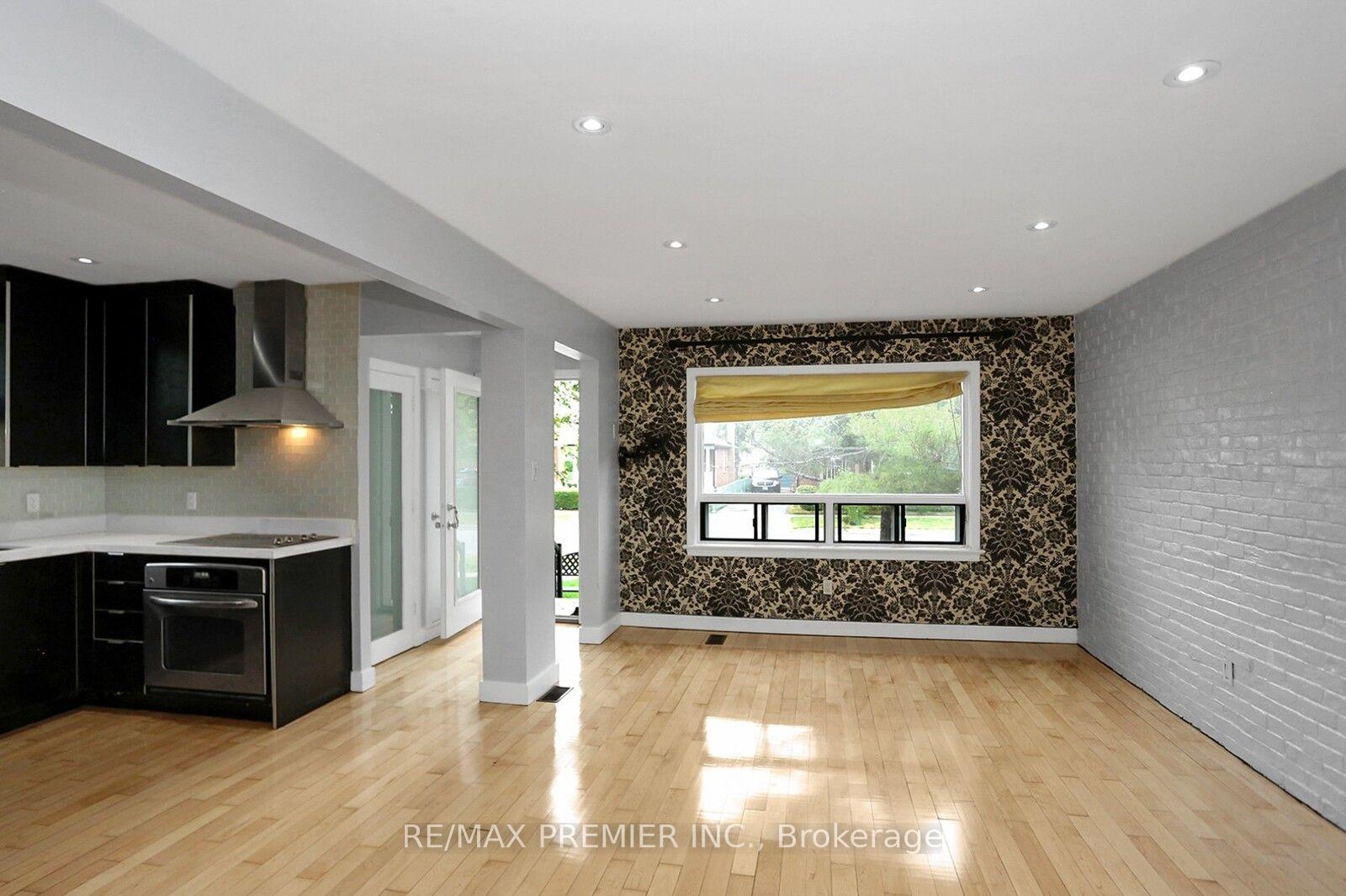 Photo 15 of Unit Upper, 37 Silvercrest Avenue, Etobicoke, Alderwood — HOMEH