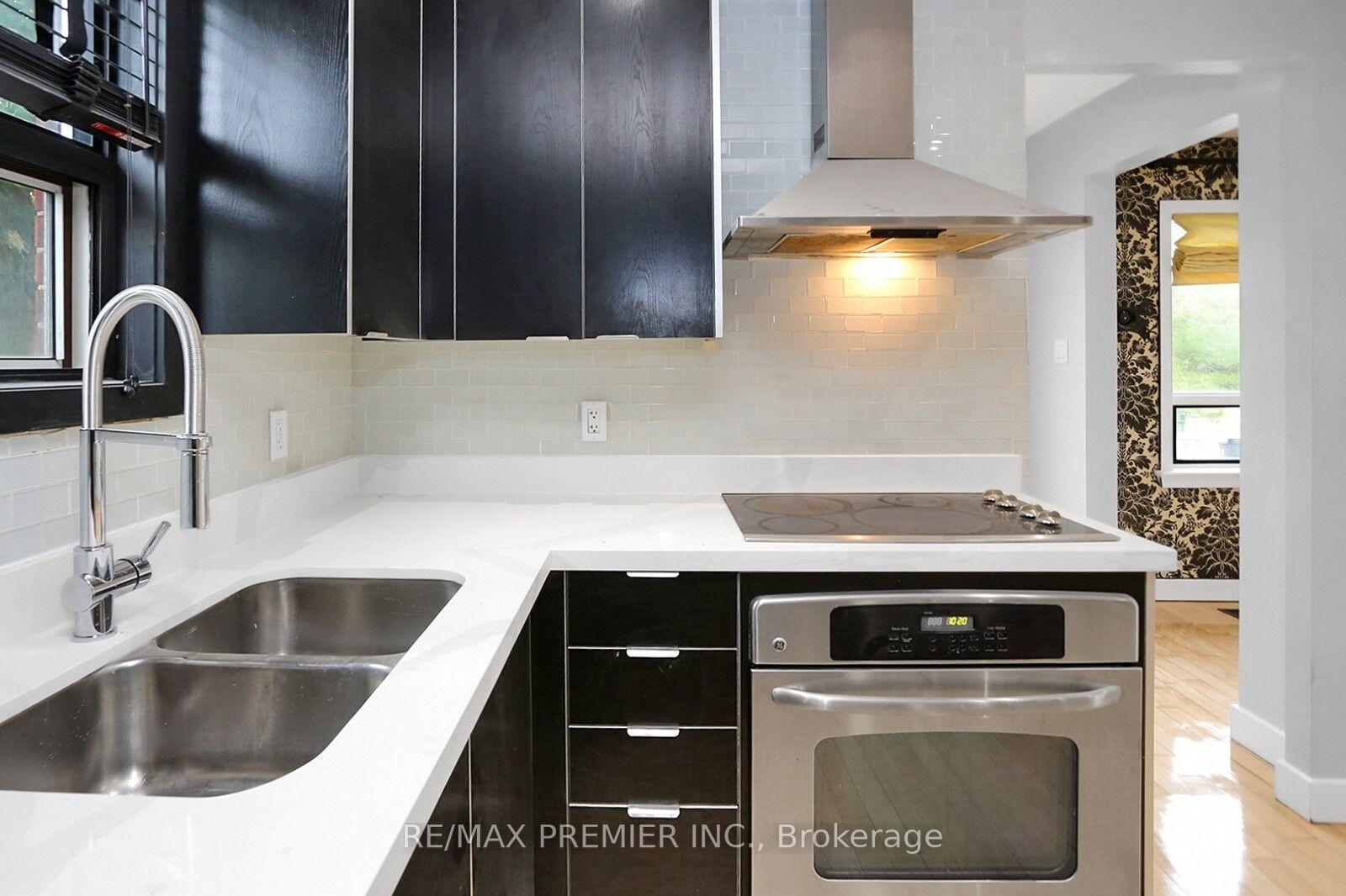 Photo 21 of Unit Upper, 37 Silvercrest Avenue, Etobicoke, Alderwood — HOMEH