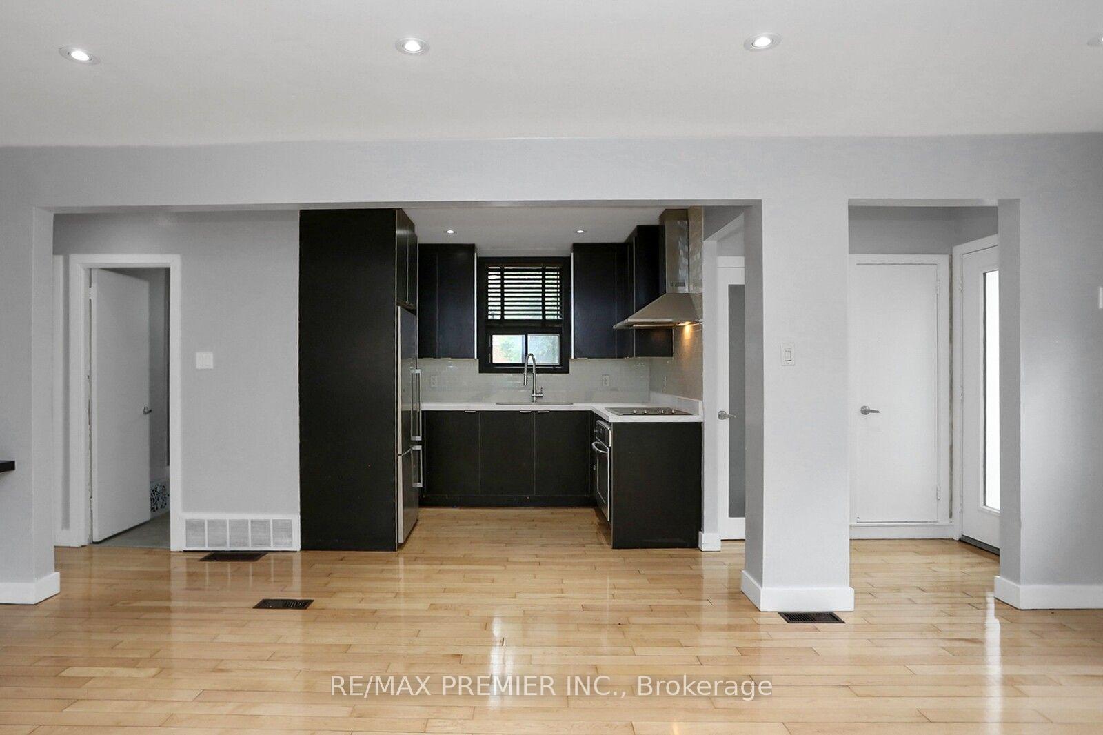 Photo 25 of Unit Upper, 37 Silvercrest Avenue, Etobicoke, Alderwood — HOMEH